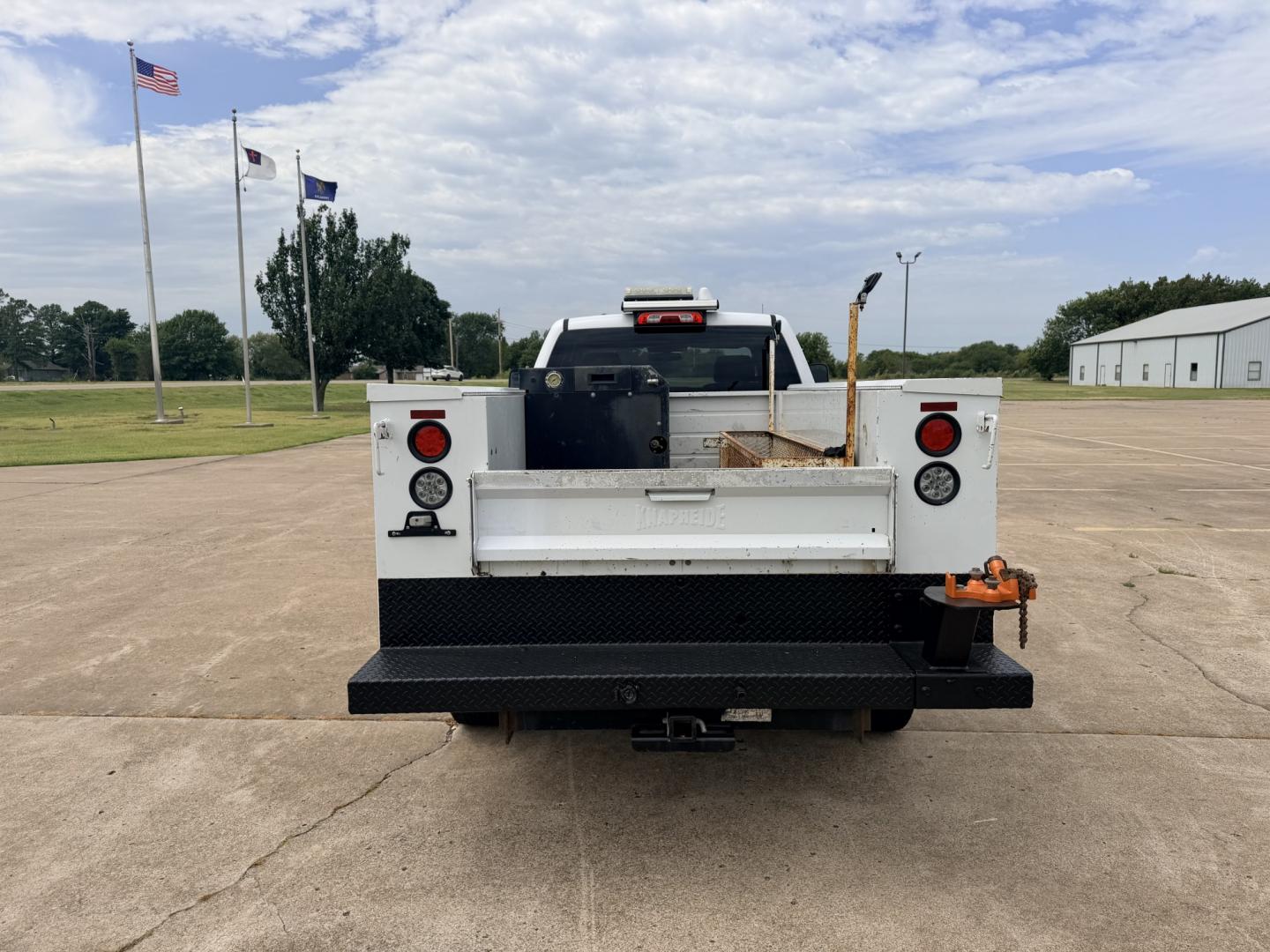 2015 White /Gray Chevrolet Silverado 2500HD (1GC2CUEG3FZ) with an 6.0L V8 OHV 16V FFV engine, 6A transmission, located at 17760 Hwy 62, Morris, OK, 74445, (918) 733-4887, 35.609104, -95.877060 - 2015 CHEVY SILVERADO 2500 HD 2WD BI-FUEL SYSTEM THAT RUNS ON CNG OR GASOLINE WITH 6.0L V8 ENIGINE. IT FEATURES POWER LOCKS, POWER WINDOWS, MANUAL SEATS, CLOTH INTERIOR, CRUSIE CONTROL, TRACTION CONTROL, AM/FM RADIO, NO BACK SEAT HAS OPEN TOOL BOX, (ADDITIONAL BACK SEAT INCLUDED), PIPE VISE, AND TOOL- Photo#5