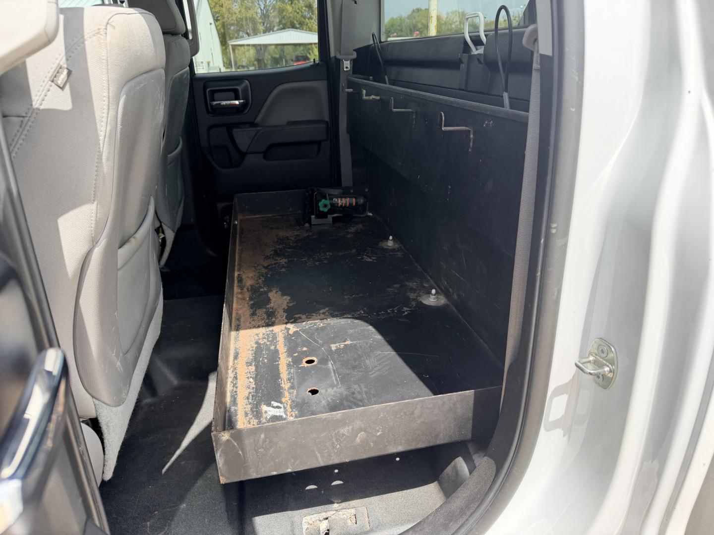2015 White /Gray Chevrolet Silverado 2500HD (1GC2CUEG3FZ) with an 6.0L V8 OHV 16V FFV engine, 6A transmission, located at 17760 Hwy 62, Morris, OK, 74445, (918) 733-4887, 35.609104, -95.877060 - 2015 CHEVY SILVERADO 2500 HD 2WD BI-FUEL SYSTEM THAT RUNS ON CNG OR GASOLINE WITH 6.0L V8 ENIGINE. IT FEATURES POWER LOCKS, POWER WINDOWS, MANUAL SEATS, CLOTH INTERIOR, CRUSIE CONTROL, TRACTION CONTROL, AM/FM RADIO, NO BACK SEAT HAS OPEN TOOL BOX, (ADDITIONAL BACK SEAT INCLUDED), PIPE VISE, AND TOOL- Photo#11