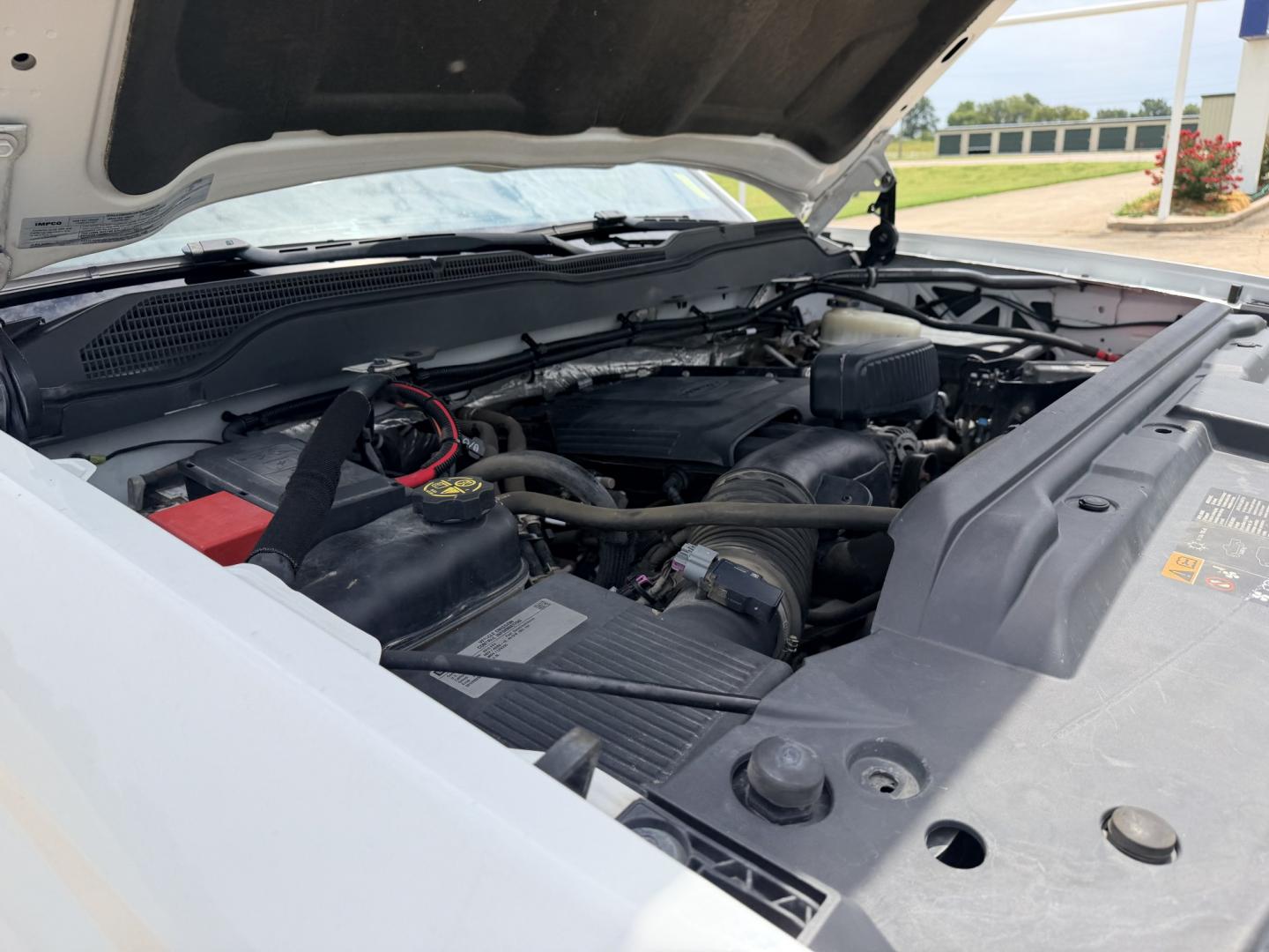 2015 White /Gray Chevrolet Silverado 2500HD (1GC2CUEG3FZ) with an 6.0L V8 OHV 16V FFV engine, 6A transmission, located at 17760 Hwy 62, Morris, OK, 74445, (918) 733-4887, 35.609104, -95.877060 - 2015 CHEVY SILVERADO 2500 HD 2WD BI-FUEL SYSTEM THAT RUNS ON CNG OR GASOLINE WITH 6.0L V8 ENIGINE. IT FEATURES POWER LOCKS, POWER WINDOWS, MANUAL SEATS, CLOTH INTERIOR, CRUSIE CONTROL, TRACTION CONTROL, AM/FM RADIO, NO BACK SEAT HAS OPEN TOOL BOX, (ADDITIONAL BACK SEAT INCLUDED), PIPE VISE, AND TOOL- Photo#19