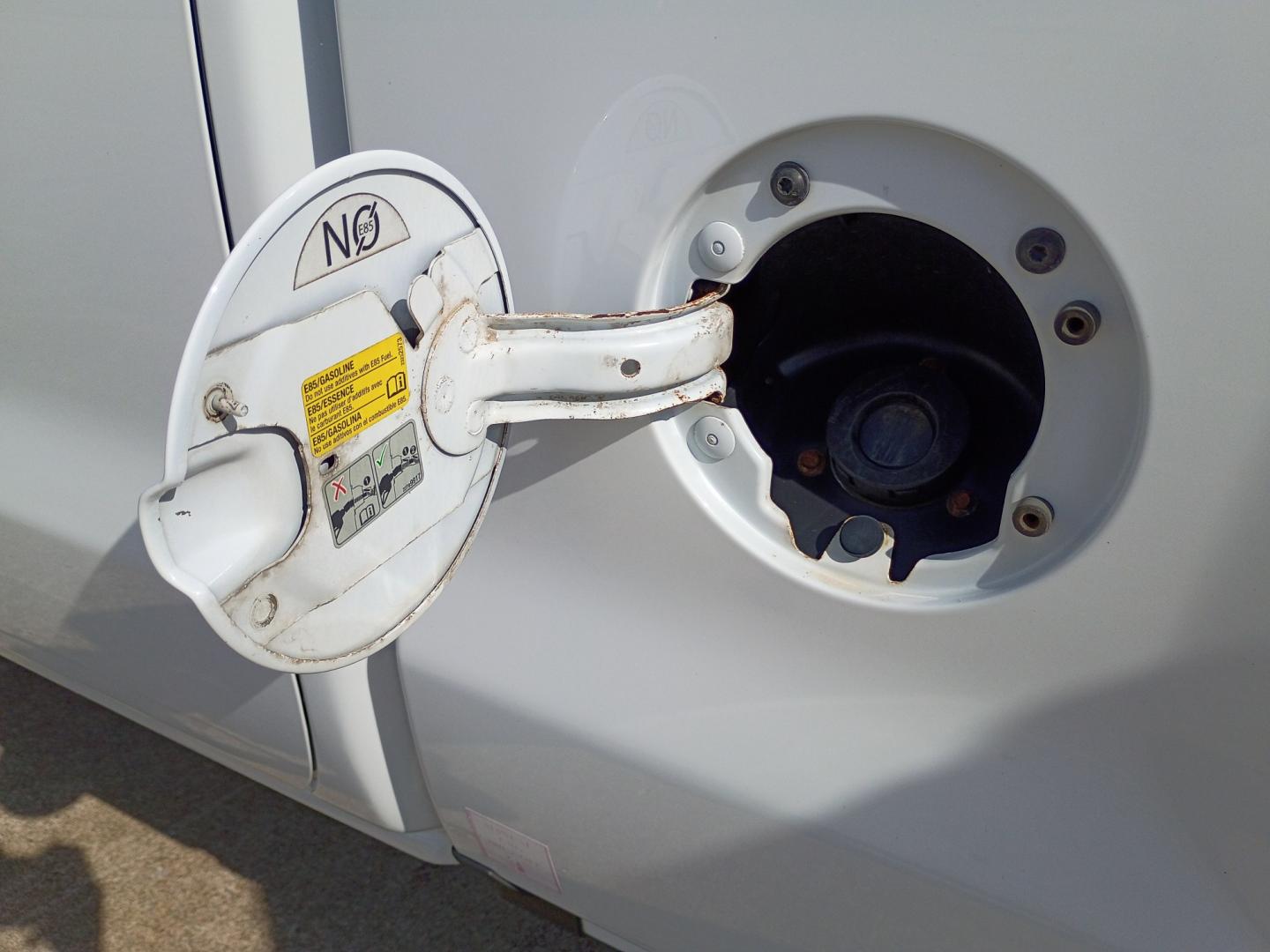 2017 White /Gray Chevrolet Silverado 1500 Work Truck Double Cab 4WD (1GCVKNEC8HZ) with an 5.3L V8 OHV 16V engine, 6A transmission, located at 17760 Hwy 62, Morris, OK, 74445, (918) 733-4887, 35.609104, -95.877060 - 2017 CHEVY SILVERADO 1500 4WD ***CLEAN TITLE*** BI-FUEL SYSTEM RUNS ON CNG OR GASOLINE WITH THE 5.3L V8 ENGINE. IT FEATURES MANUAL SEATS, VINLY INTERIOR, POWER LOCKS, POWER WINDOWS, AM/FM RADIO, BACKUP CAMERA, CRUSIE CONTROL, TRACTION CONTROL, WEATHER GUARD SIDE TOOL BOXES, AND SAFETY LIGHT. ONLY 15- Photo#20