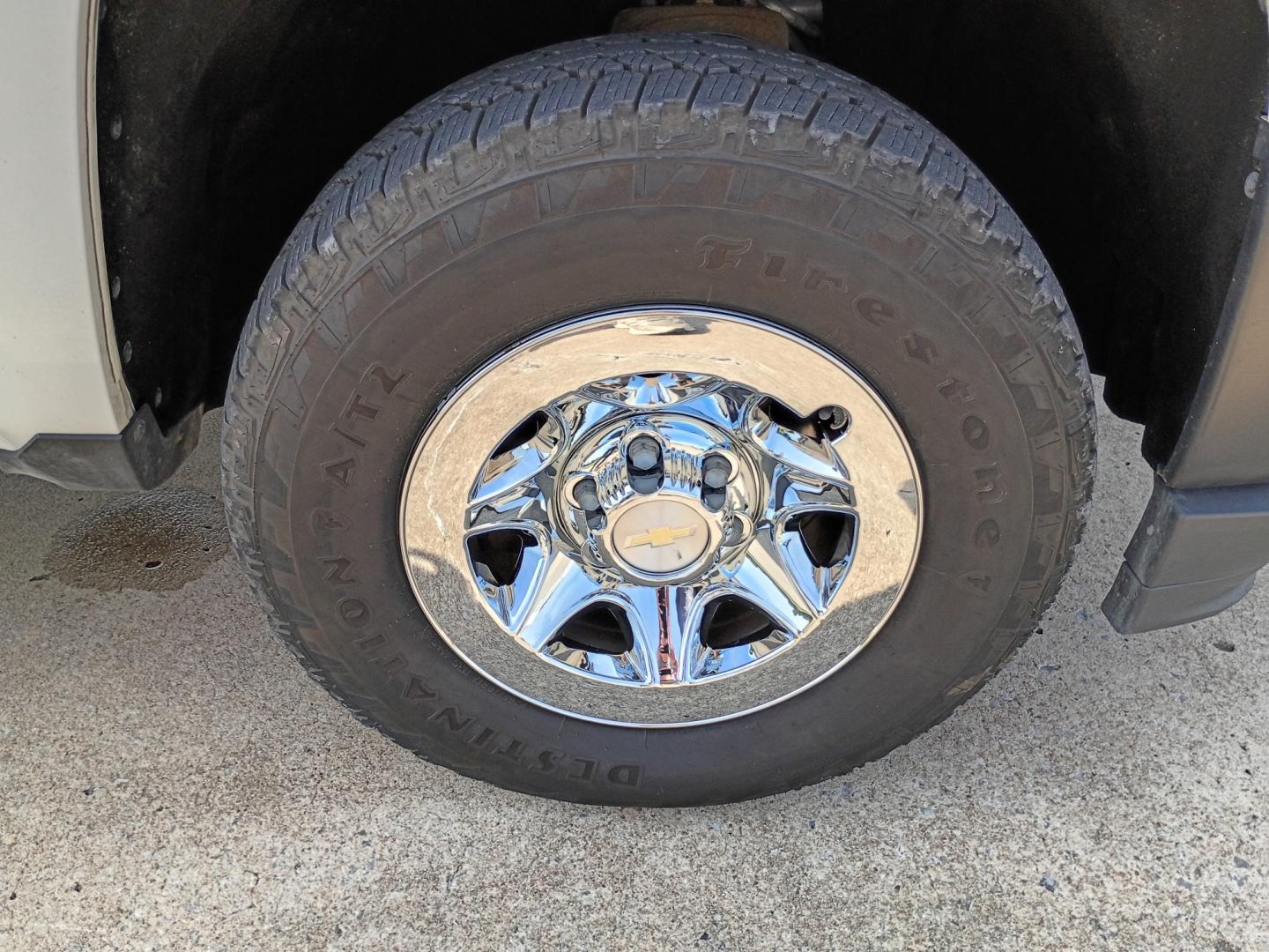 2017 White /Gray Chevrolet Silverado 1500 Work Truck Double Cab 4WD (1GCVKNEC8HZ) with an 5.3L V8 OHV 16V engine, 6A transmission, located at 17760 Hwy 62, Morris, OK, 74445, (918) 733-4887, 35.609104, -95.877060 - 2017 CHEVY SILVERADO 1500 4WD ***CLEAN TITLE*** BI-FUEL SYSTEM RUNS ON CNG OR GASOLINE WITH THE 5.3L V8 ENGINE. IT FEATURES MANUAL SEATS, VINLY INTERIOR, POWER LOCKS, POWER WINDOWS, AM/FM RADIO, BACKUP CAMERA, CRUSIE CONTROL, TRACTION CONTROL, WEATHER GUARD SIDE TOOL BOXES, AND SAFETY LIGHT. ONLY 15- Photo#31