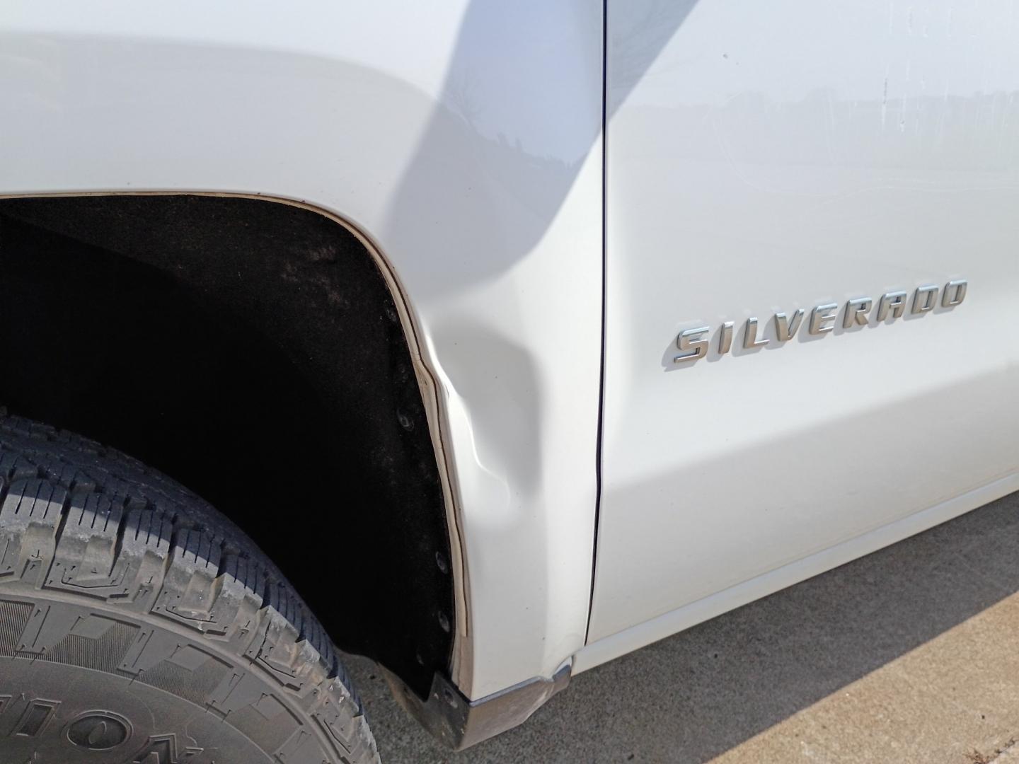 2017 White /Gray Chevrolet Silverado 1500 Work Truck Double Cab 4WD (1GCVKNEC8HZ) with an 5.3L V8 OHV 16V engine, 6A transmission, located at 17760 Hwy 62, Morris, OK, 74445, (918) 733-4887, 35.609104, -95.877060 - 2017 CHEVY SILVERADO 1500 4WD ***CLEAN TITLE*** BI-FUEL SYSTEM RUNS ON CNG OR GASOLINE WITH THE 5.3L V8 ENGINE. IT FEATURES MANUAL SEATS, VINLY INTERIOR, POWER LOCKS, POWER WINDOWS, AM/FM RADIO, BACKUP CAMERA, CRUSIE CONTROL, TRACTION CONTROL, WEATHER GUARD SIDE TOOL BOXES, AND SAFETY LIGHT. ONLY 15- Photo#33