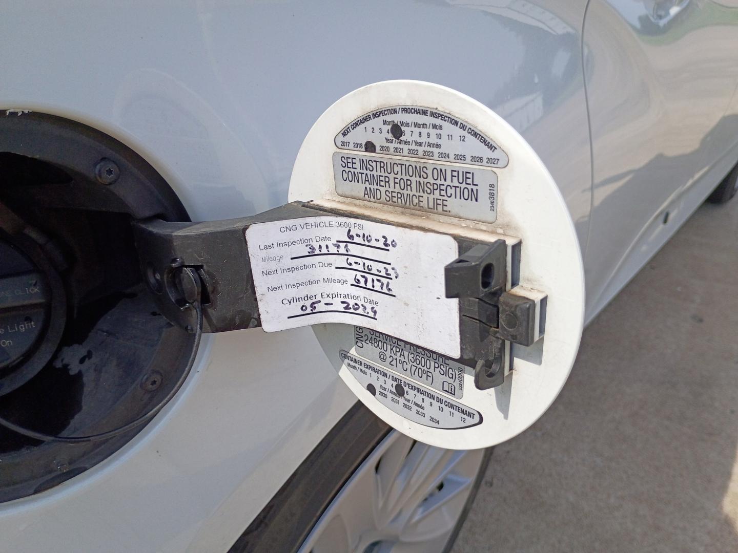 2016 White /GRAY Chevrolet Impala CNG 2FL (2G11Y5SN8G9) with an 3.6L V6 DOHC 24V CNG engine, 6A transmission, located at 17760 Hwy 62, Morris, OK, 74445, (918) 733-4887, 35.609104, -95.877060 - 2016 CHEVY IMPALA WITH 3.6L V6 ENGINE. IT FEATURES KEYLESS ENTRY, CLOTH INTERIOR, POWER SEATS, POWER LOCKS, POWER WINDOWS, POWER MIRRORS, AUXILILARY PORT, CRUISE CONTROL, AND TRACTION CONTROL. ONLY 78,485 MILES AND FIRESTONE 225/60R16 TIRES. $13,900 CALL RUSS, JONA OR HARLEY 918-733-4887 **********- Photo#26