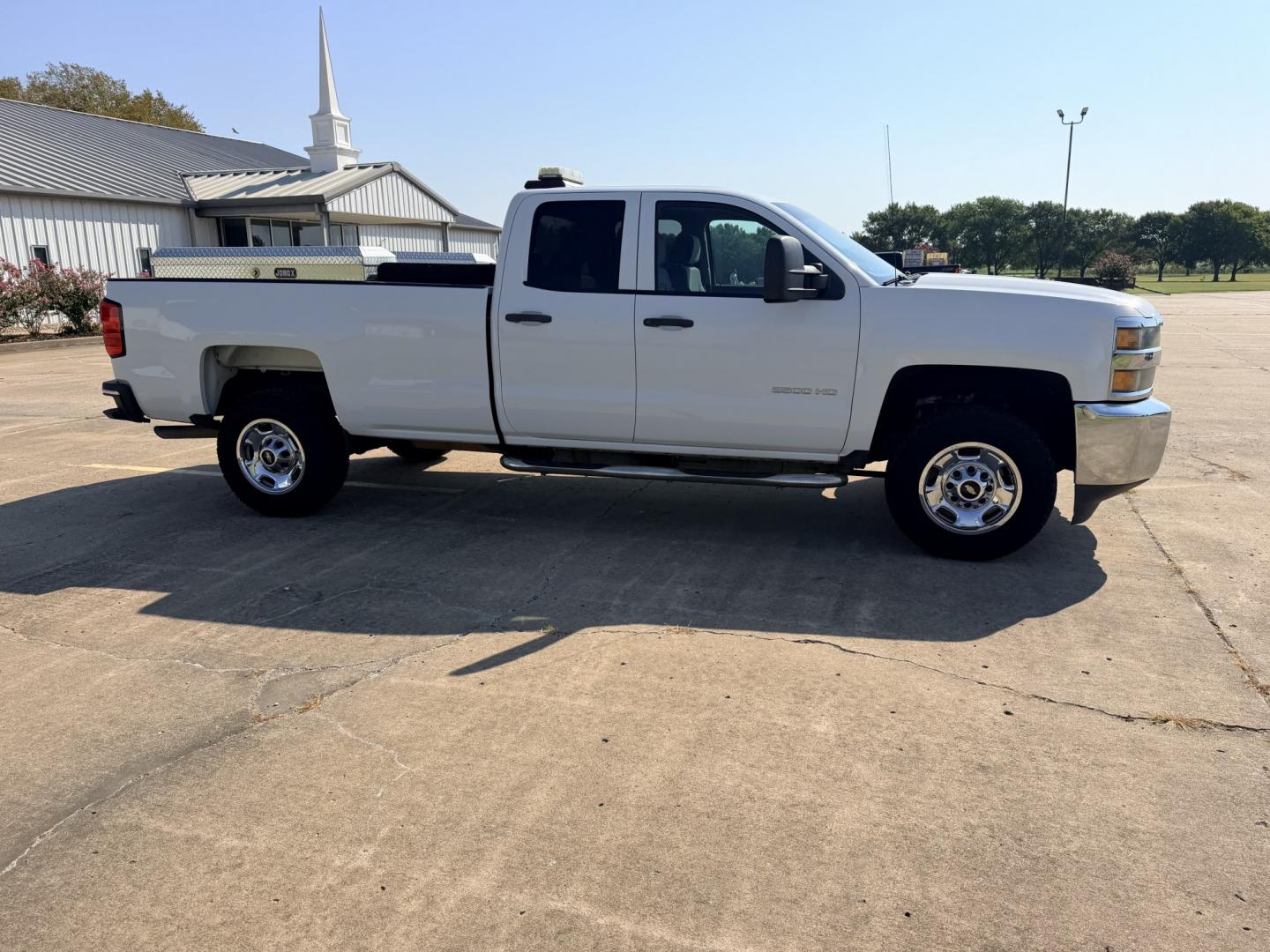 2015 White /GRAY Chevrolet Silverado 2500HD Work Truck Double Cab 2WD (1GC2CUEB9FZ) with an 6.0L V8 OHV 16V CNG engine, 6A transmission, located at 17760 Hwy 62, Morris, OK, 74445, (918) 733-4887, 35.609104, -95.877060 - 2015 CHEVY SILVERADO 2500HD 2WD BI-FUEL SYSTEM RUNS ON CNG OR GASOLINE WITH THE 6.0L V8 ENGINE. IT FEATURES MANUAL SEATS, CLOTH INTERIOR, POWER LOCKS, POWER WINDOWS, AM/FM RADIO, CRUSIE CONTROL, TRACTION CONTROL, SAFETY LIGHT, AND JOBOX TOOL BOXES. ONLY 173,389 MILES WITH 265/70R17 TIRES. THIS IS A- Photo#4
