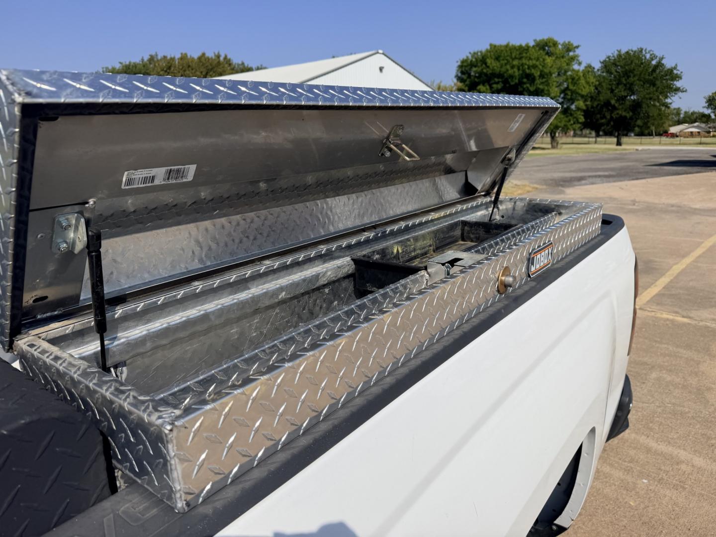2015 White /GRAY Chevrolet Silverado 2500HD Work Truck Double Cab 2WD (1GC2CUEB9FZ) with an 6.0L V8 OHV 16V CNG engine, 6A transmission, located at 17760 Hwy 62, Morris, OK, 74445, (918) 733-4887, 35.609104, -95.877060 - 2015 CHEVY SILVERADO 2500HD 2WD BI-FUEL SYSTEM RUNS ON CNG OR GASOLINE WITH THE 6.0L V8 ENGINE. IT FEATURES MANUAL SEATS, CLOTH INTERIOR, POWER LOCKS, POWER WINDOWS, AM/FM RADIO, CRUSIE CONTROL, TRACTION CONTROL, SAFETY LIGHT, AND JOBOX TOOL BOXES. ONLY 173,389 MILES WITH 265/70R17 TIRES. THIS IS A- Photo#20