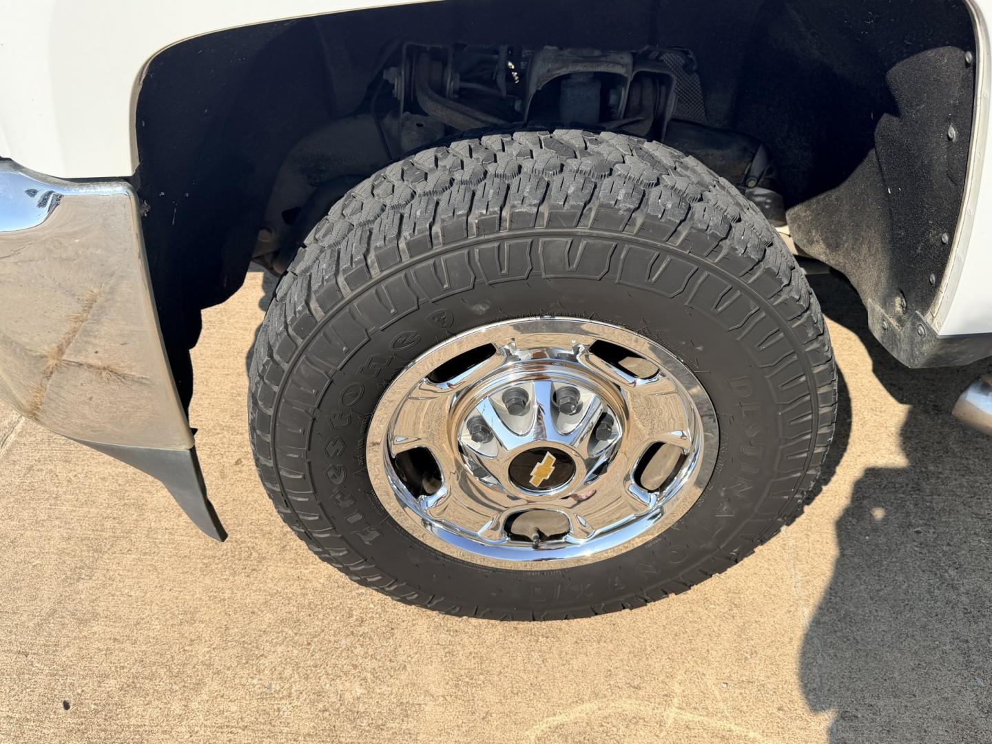 2015 White /GRAY Chevrolet Silverado 2500HD Work Truck Double Cab 2WD (1GC2CUEB9FZ) with an 6.0L V8 OHV 16V CNG engine, 6A transmission, located at 17760 Hwy 62, Morris, OK, 74445, (918) 733-4887, 35.609104, -95.877060 - 2015 CHEVY SILVERADO 2500HD 2WD BI-FUEL SYSTEM RUNS ON CNG OR GASOLINE WITH THE 6.0L V8 ENGINE. IT FEATURES MANUAL SEATS, CLOTH INTERIOR, POWER LOCKS, POWER WINDOWS, AM/FM RADIO, CRUSIE CONTROL, TRACTION CONTROL, SAFETY LIGHT, AND JOBOX TOOL BOXES. ONLY 173,389 MILES WITH 265/70R17 TIRES. THIS IS A- Photo#24