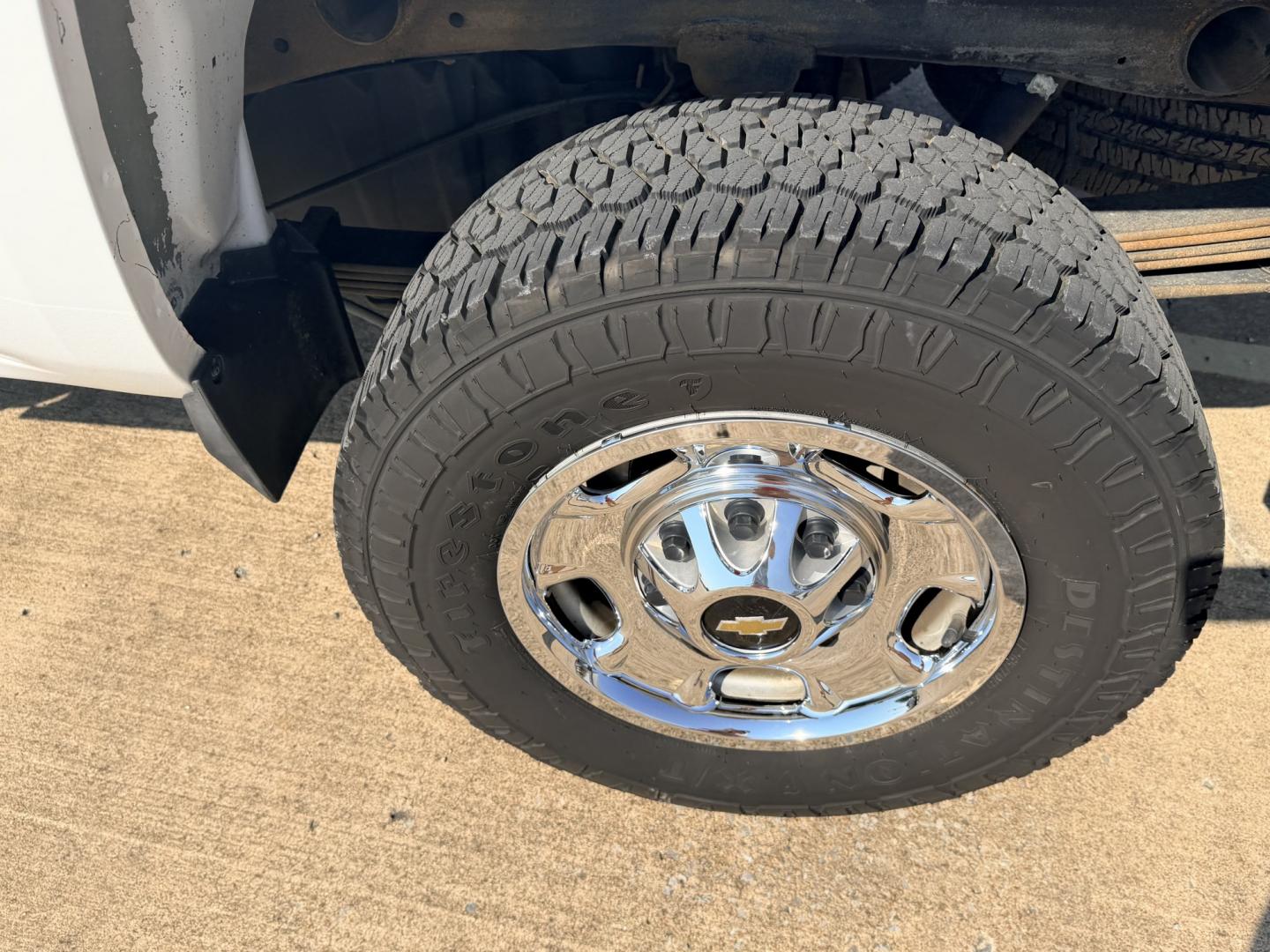 2015 White /GRAY Chevrolet Silverado 2500HD Work Truck Double Cab 2WD (1GC2CUEB9FZ) with an 6.0L V8 OHV 16V CNG engine, 6A transmission, located at 17760 Hwy 62, Morris, OK, 74445, (918) 733-4887, 35.609104, -95.877060 - 2015 CHEVY SILVERADO 2500HD 2WD BI-FUEL SYSTEM RUNS ON CNG OR GASOLINE WITH THE 6.0L V8 ENGINE. IT FEATURES MANUAL SEATS, CLOTH INTERIOR, POWER LOCKS, POWER WINDOWS, AM/FM RADIO, CRUSIE CONTROL, TRACTION CONTROL, SAFETY LIGHT, AND JOBOX TOOL BOXES. ONLY 173,389 MILES WITH 265/70R17 TIRES. THIS IS A- Photo#27