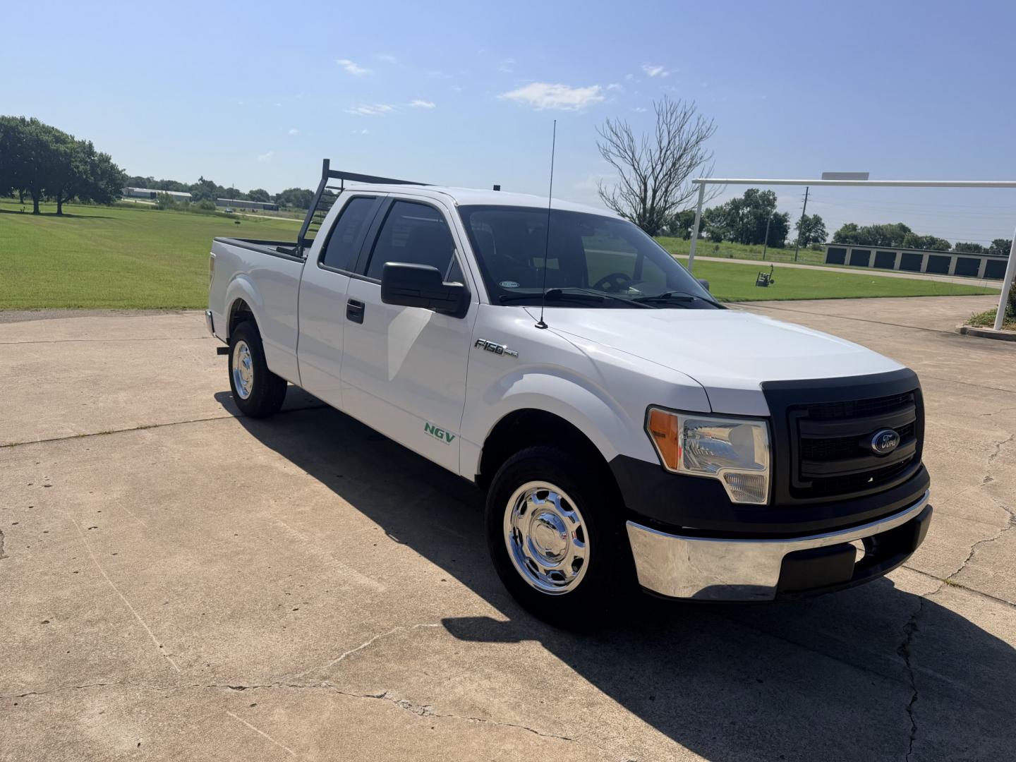 2014 White /GRAY Ford F-150 XL (1FTEX1CM6EK) with an 3.7L V6 DOHC 24V engine, 6A transmission, located at 17760 Hwy 62, Morris, OK, 74445, (918) 733-4887, 35.609104, -95.877060 - 2014 FORD F-150 2WD 3.7L V6 BI-FUEL SYSTEM RUNS ON CNG OR GASOLINE. FEATURES KEYLESS REMOTE ENTRY, POWER LOCKS, POWER WINDOWS, MANUAL SEATS, CLOTH INTERIOR, AM/FM STEREO, SIRIUS XM STEREO, CD PLAYER, AUXILLARY PORT, CRUISE CONTROL, TRACTION CONTROL, AND MULTI-FUNCTIONING STEERING WHEEL CONTROLS, AND- Photo#2