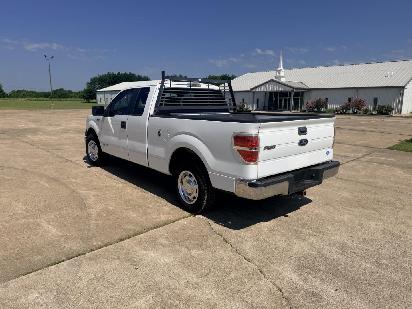 2014 White /GRAY Ford F-150 XL (1FTEX1CM6EK) with an 3.7L V6 DOHC 24V engine, 6A transmission, located at 17760 Hwy 62, Morris, OK, 74445, (918) 733-4887, 35.609104, -95.877060 - 2014 FORD F-150 2WD 3.7L V6 BI-FUEL SYSTEM RUNS ON CNG OR GASOLINE. FEATURES KEYLESS REMOTE ENTRY, POWER LOCKS, POWER WINDOWS, MANUAL SEATS, CLOTH INTERIOR, AM/FM STEREO, SIRIUS XM STEREO, CD PLAYER, AUXILLARY PORT, CRUISE CONTROL, TRACTION CONTROL, AND MULTI-FUNCTIONING STEERING WHEEL CONTROLS, AND- Photo#6