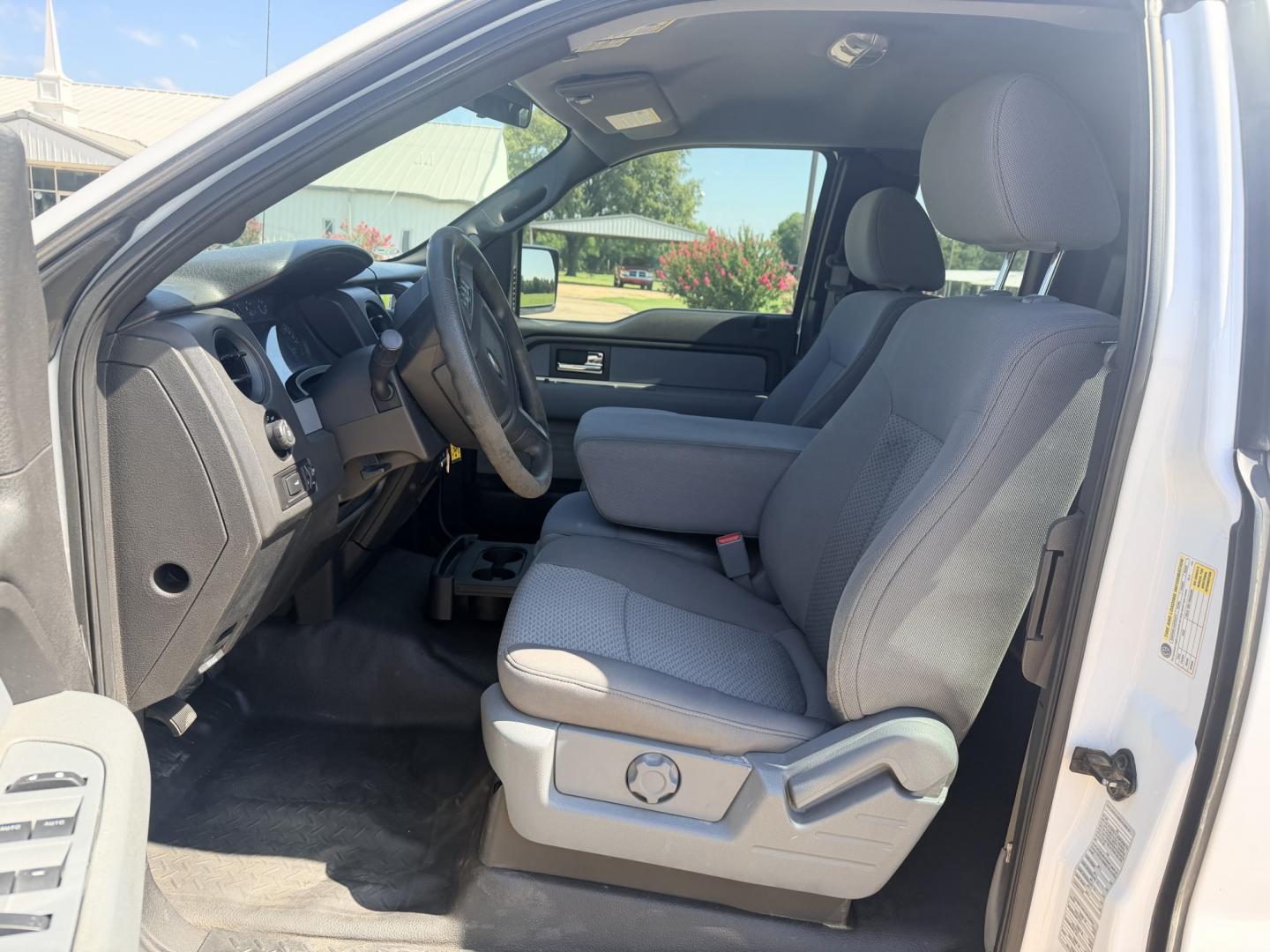 2014 White /GRAY Ford F-150 XL (1FTEX1CM6EK) with an 3.7L V6 DOHC 24V engine, 6A transmission, located at 17760 Hwy 62, Morris, OK, 74445, (918) 733-4887, 35.609104, -95.877060 - 2014 FORD F-150 2WD 3.7L V6 BI-FUEL SYSTEM RUNS ON CNG OR GASOLINE. FEATURES KEYLESS REMOTE ENTRY, POWER LOCKS, POWER WINDOWS, MANUAL SEATS, CLOTH INTERIOR, AM/FM STEREO, SIRIUS XM STEREO, CD PLAYER, AUXILLARY PORT, CRUISE CONTROL, TRACTION CONTROL, AND MULTI-FUNCTIONING STEERING WHEEL CONTROLS, AND- Photo#8