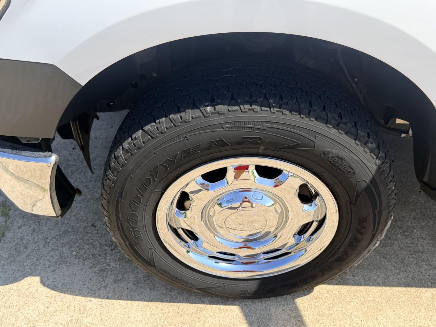 2014 White /GRAY Ford F-150 XL (1FTEX1CM6EK) with an 3.7L V6 DOHC 24V engine, 6A transmission, located at 17760 Hwy 62, Morris, OK, 74445, (918) 733-4887, 35.609104, -95.877060 - 2014 FORD F-150 2WD 3.7L V6 BI-FUEL SYSTEM RUNS ON CNG OR GASOLINE. FEATURES KEYLESS REMOTE ENTRY, POWER LOCKS, POWER WINDOWS, MANUAL SEATS, CLOTH INTERIOR, AM/FM STEREO, SIRIUS XM STEREO, CD PLAYER, AUXILLARY PORT, CRUISE CONTROL, TRACTION CONTROL, AND MULTI-FUNCTIONING STEERING WHEEL CONTROLS, AND- Photo#25