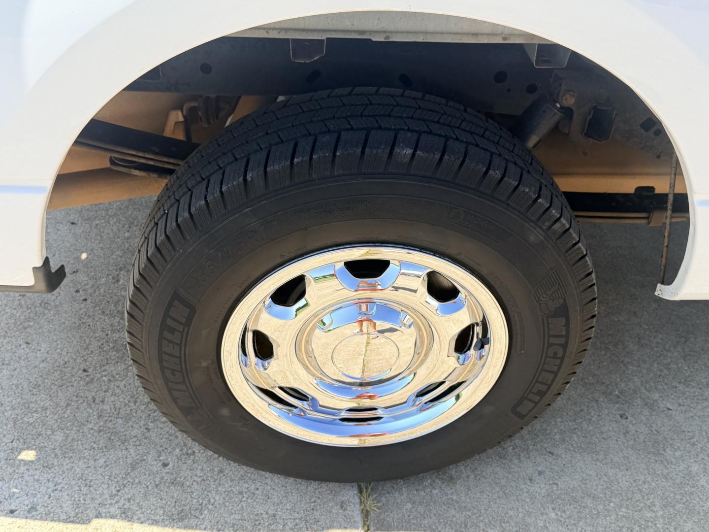 2014 White /GRAY Ford F-150 XL (1FTEX1CM6EK) with an 3.7L V6 DOHC 24V engine, 6A transmission, located at 17760 Hwy 62, Morris, OK, 74445, (918) 733-4887, 35.609104, -95.877060 - 2014 FORD F-150 2WD 3.7L V6 BI-FUEL SYSTEM RUNS ON CNG OR GASOLINE. FEATURES KEYLESS REMOTE ENTRY, POWER LOCKS, POWER WINDOWS, MANUAL SEATS, CLOTH INTERIOR, AM/FM STEREO, SIRIUS XM STEREO, CD PLAYER, AUXILLARY PORT, CRUISE CONTROL, TRACTION CONTROL, AND MULTI-FUNCTIONING STEERING WHEEL CONTROLS, AND- Photo#27