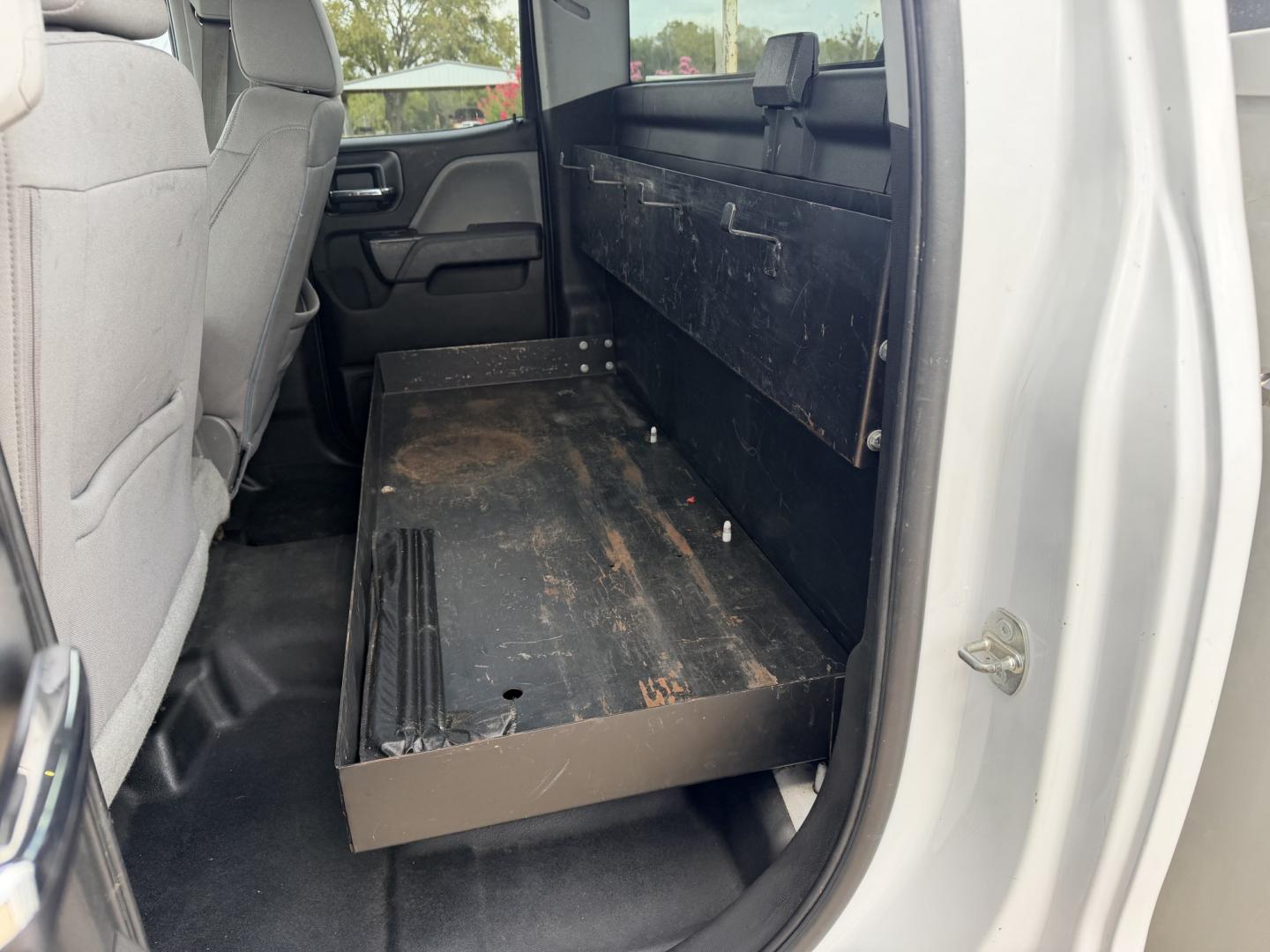 2016 White /Gray Chevrolet Silverado 2500HD Work Truck Double Cab 2WD (1GC2CUEG6GZ) with an 6.0L V8 OHV 16V FFV engine, 6A transmission, located at 17760 Hwy 62, Morris, OK, 74445, (918) 733-4887, 35.609104, -95.877060 - 2016 CHEVY SILVERADO 2500 HD 2WD BI-FUEL SYSTEM THAT RUNS ON CNG OR GASOLINE WITH 6.0L V8 ENIGINE. IT FEATURES POWER LOCKS, POWER WINDOWS, MANUAL SEATS, CLOTH INTERIOR, CRUSIE CONTROL, TRACTION CONTROL, BACKUP CAMERA, AM/FM RADIO, NO BACK SEAT HAS OPEN TOOL BOX, PIPE VISE, AND TOOL BED. ONLY 173,105- Photo#17