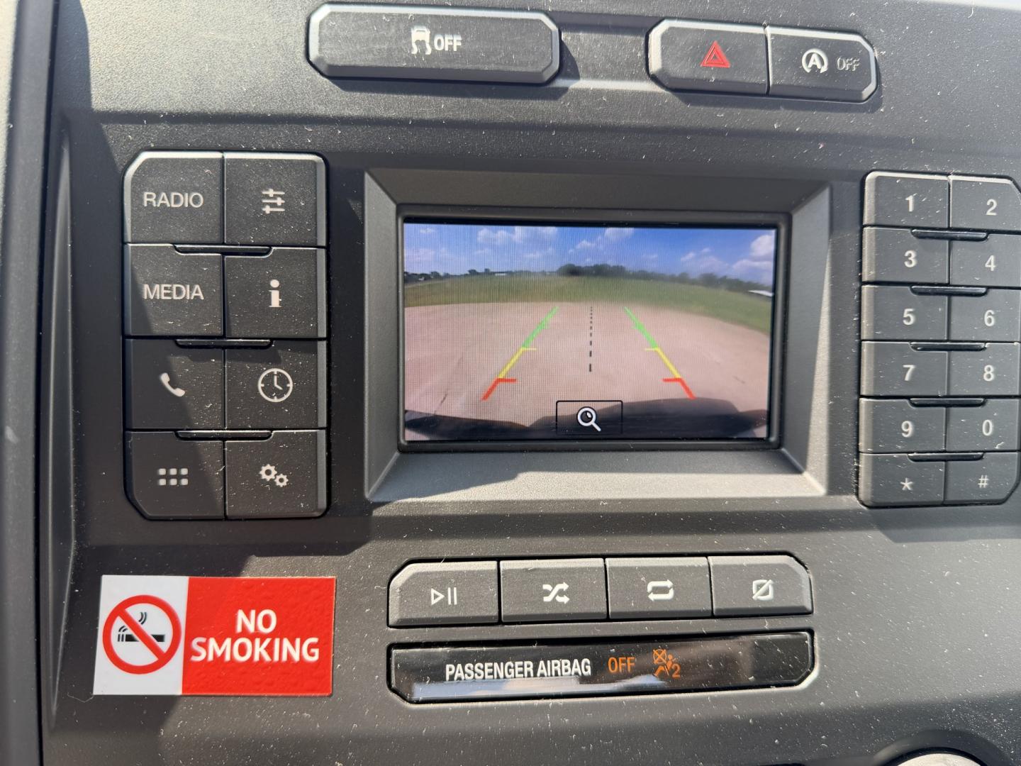 2019 White /Gray Ford F-150 (1FTFX1E54KK) with an 5.0L V8 OHV 16V engine, 6A transmission, located at 17760 Hwy 62, Morris, OK, 74445, (918) 733-4887, 35.609104, -95.877060 - 2019 FORD F150 HAS A 5.0L V8 ENGINE AND IS 4WD. FEATURES KEYLESS ENTERY, LEATHER INTERIOR, POWER WINDOWS, POWER LOCKS, POWER MIRRORS, AM/FM RADIO, HANDS FREE CALLING, A/C, TRACTION CONTROL,USB PORT, BACKUP CAMERA, BED COVER, AND BED LINER. EQUIPPED WITH A BI-FUEL CNG FUEL SYSTEM. IT RUNS ON COMPRESS- Photo#13