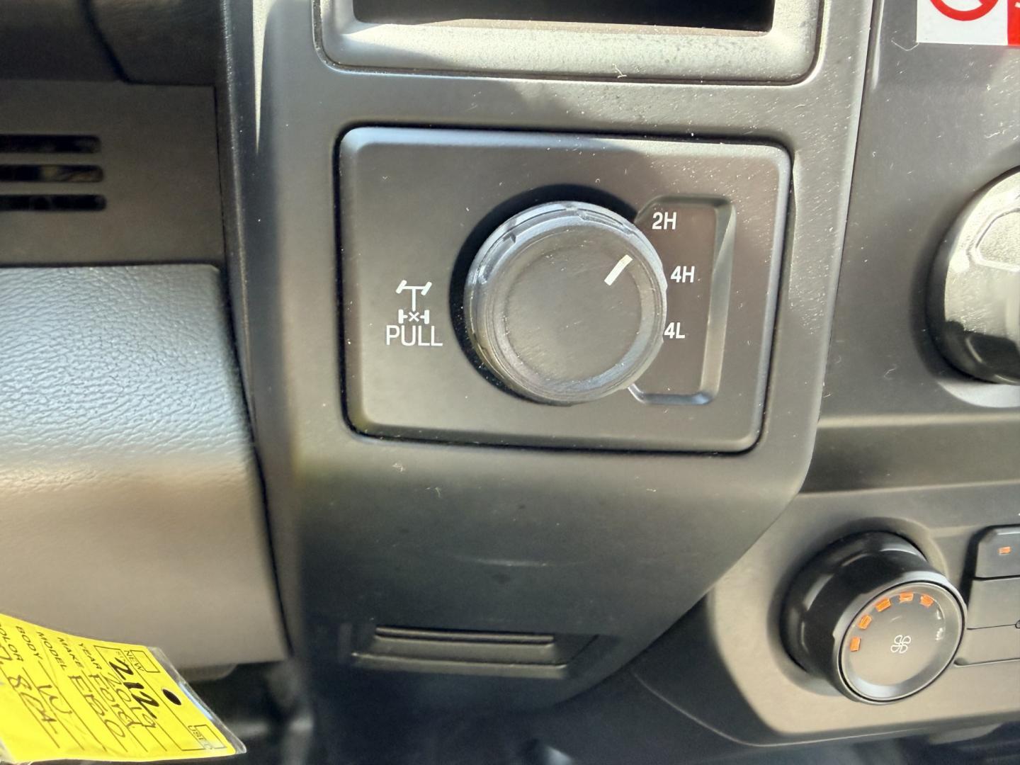 2019 White /Gray Ford F-150 (1FTFX1E54KK) with an 5.0L V8 OHV 16V engine, 6A transmission, located at 17760 Hwy 62, Morris, OK, 74445, (918) 733-4887, 35.609104, -95.877060 - 2019 FORD F150 HAS A 5.0L V8 ENGINE AND IS 4WD. FEATURES KEYLESS ENTERY, LEATHER INTERIOR, POWER WINDOWS, POWER LOCKS, POWER MIRRORS, AM/FM RADIO, HANDS FREE CALLING, A/C, TRACTION CONTROL,USB PORT, BACKUP CAMERA, BED COVER, AND BED LINER. EQUIPPED WITH A BI-FUEL CNG FUEL SYSTEM. IT RUNS ON COMPRESS- Photo#14