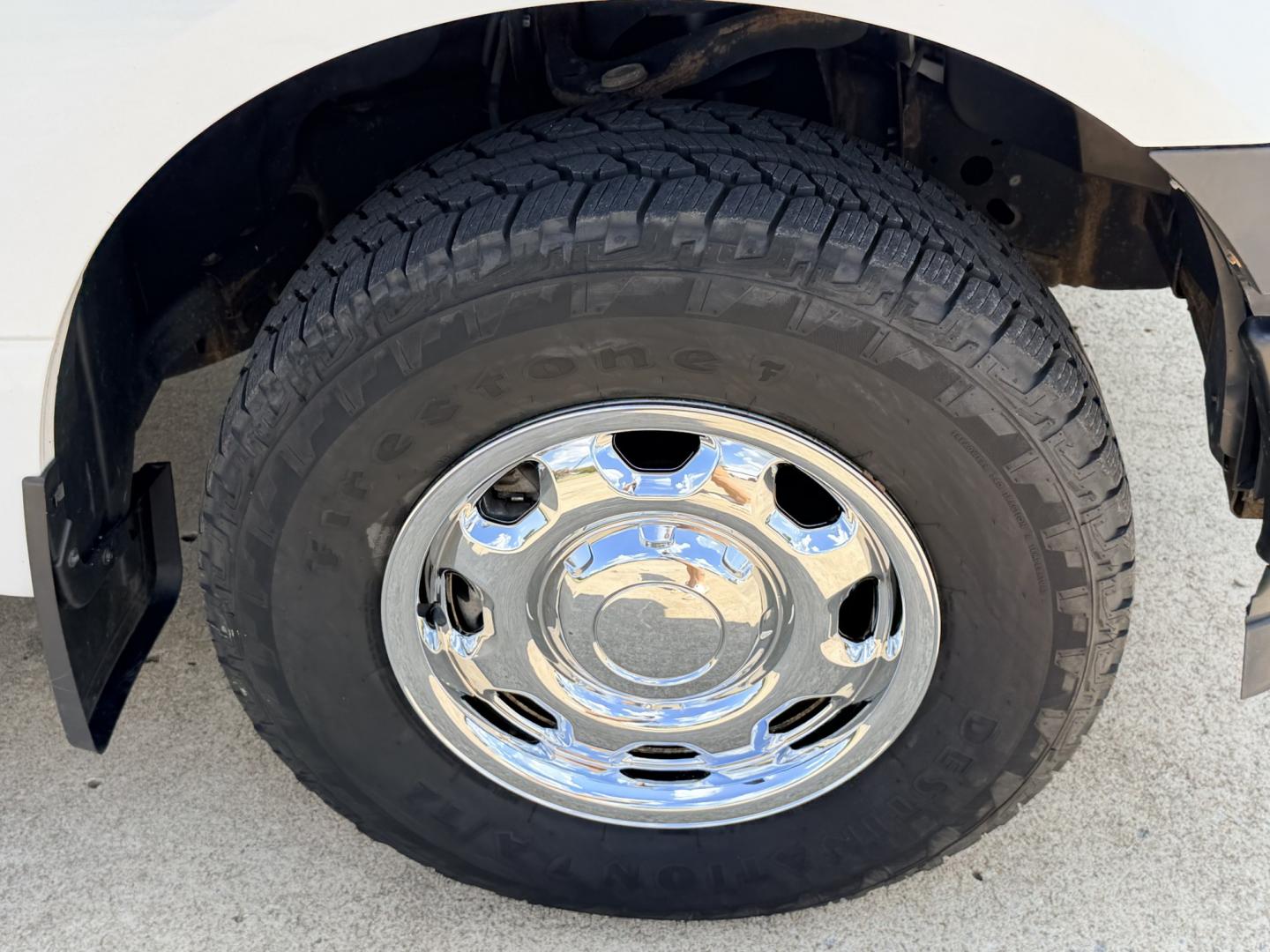 2019 White /Gray Ford F-150 (1FTFX1E54KK) with an 5.0L V8 OHV 16V engine, 6A transmission, located at 17760 Hwy 62, Morris, OK, 74445, (918) 733-4887, 35.609104, -95.877060 - 2019 FORD F150 HAS A 5.0L V8 ENGINE AND IS 4WD. FEATURES KEYLESS ENTERY, LEATHER INTERIOR, POWER WINDOWS, POWER LOCKS, POWER MIRRORS, AM/FM RADIO, HANDS FREE CALLING, A/C, TRACTION CONTROL,USB PORT, BACKUP CAMERA, BED COVER, AND BED LINER. EQUIPPED WITH A BI-FUEL CNG FUEL SYSTEM. IT RUNS ON COMPRESS- Photo#28