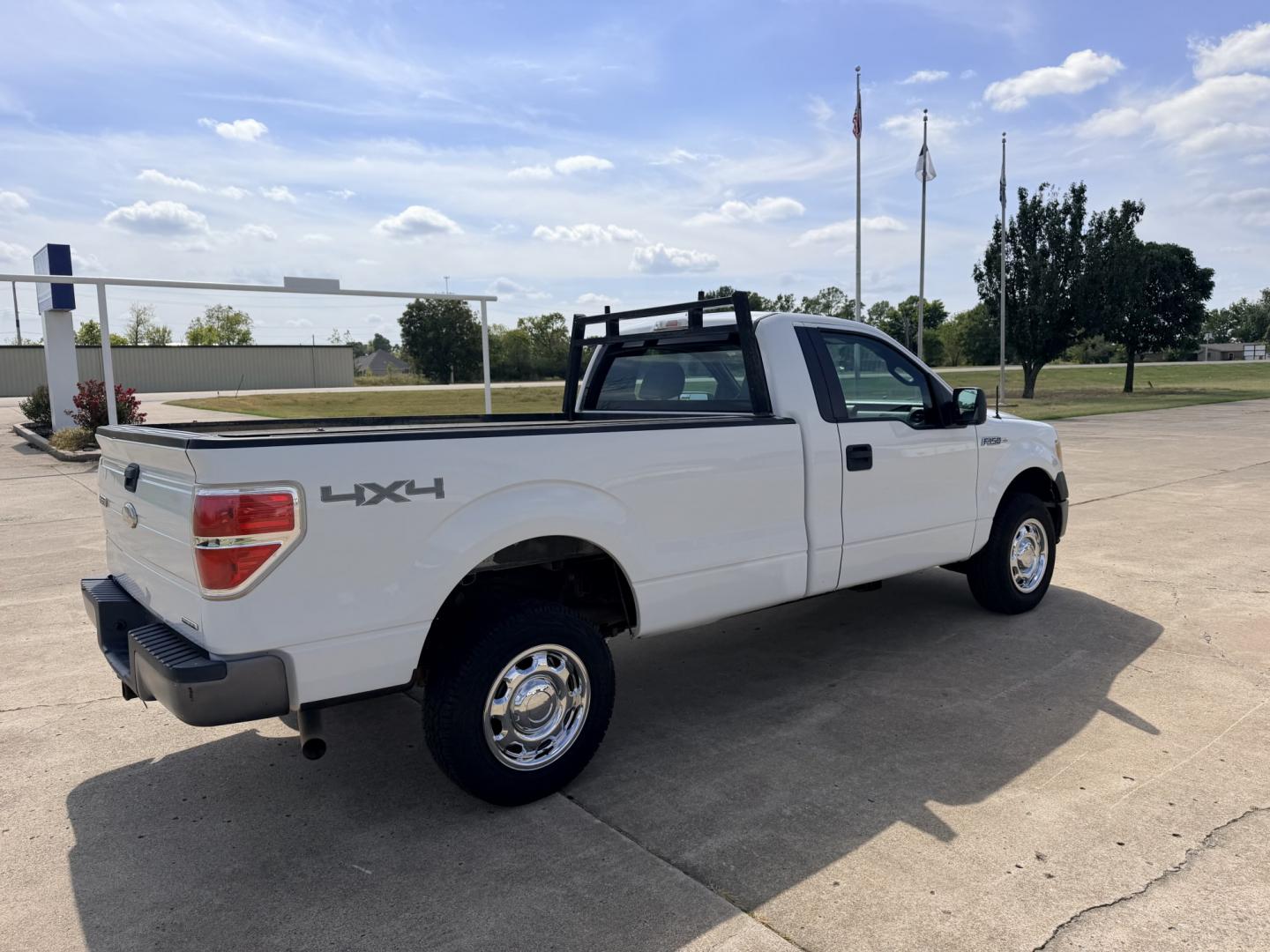 2012 White /GRAY Ford F-150 (1FTNF1EF7CK) with an 5.0L V8 OHV 16V engine, 6A transmission, located at 17760 Hwy 62, Morris, OK, 74445, (918) 733-4887, 35.609104, -95.877060 - 2012 FORD F-150 4WD 8FT BED HAS THE 5.0L V8 ENGINE. FEATURES KEYLESS ENTRY, POWER LOCKS, POWER WINDOWS, CLOTH INTERIOR, MANUAL SEATS, AM/FM STEREO, CRUISE CONTROL, TRACTION CONTROL, AND TRAILER HITCH. HAS 156,460 MILES WITH 245/70R17 TIRES. ***CLEAN TITLE*** ****DAMAGE SHOWN IN PHOTOS**** $9,- Photo#4