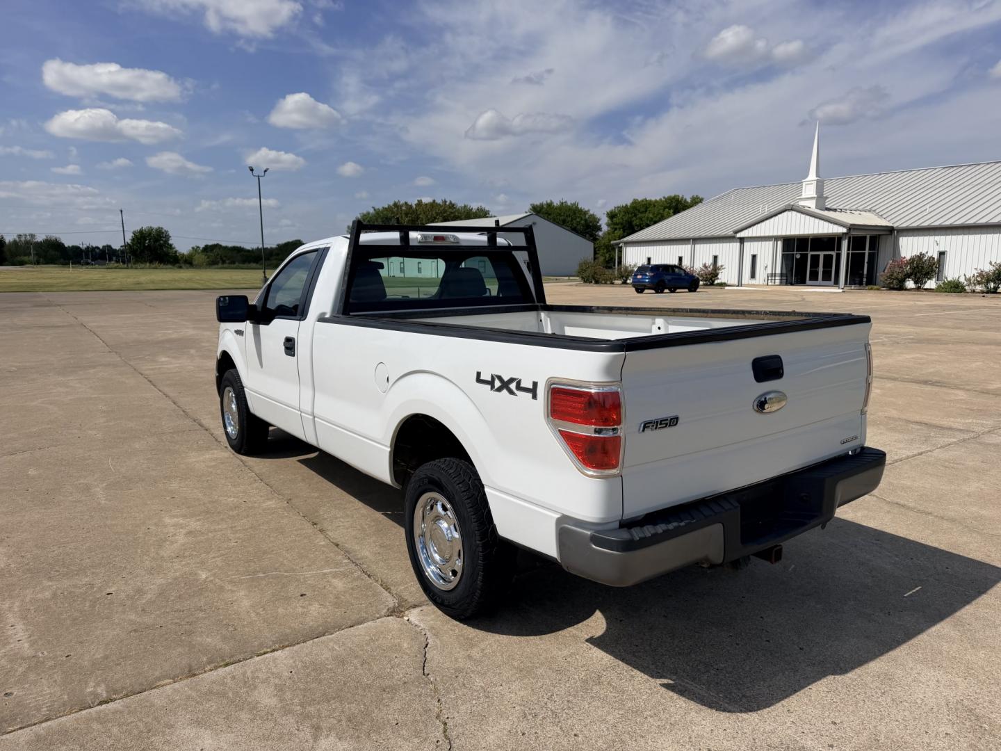 2012 White /GRAY Ford F-150 (1FTNF1EF7CK) with an 5.0L V8 OHV 16V engine, 6A transmission, located at 17760 Hwy 62, Morris, OK, 74445, (918) 733-4887, 35.609104, -95.877060 - 2012 FORD F-150 4WD 8FT BED HAS THE 5.0L V8 ENGINE. FEATURES KEYLESS ENTRY, POWER LOCKS, POWER WINDOWS, CLOTH INTERIOR, MANUAL SEATS, AM/FM STEREO, CRUISE CONTROL, TRACTION CONTROL, AND TRAILER HITCH. HAS 156,460 MILES WITH 245/70R17 TIRES. ***CLEAN TITLE*** ****DAMAGE SHOWN IN PHOTOS**** $9,- Photo#6