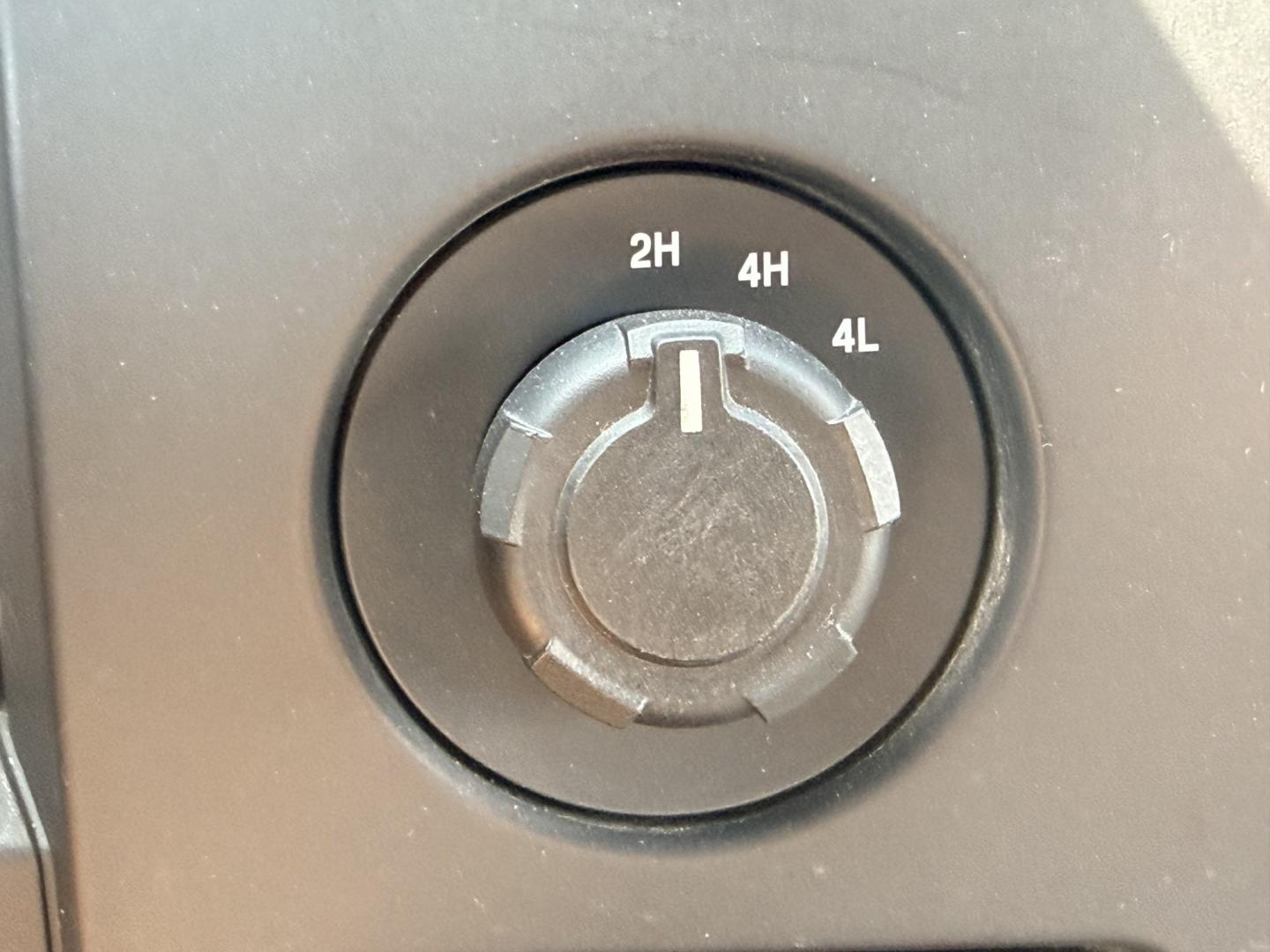 2012 White /GRAY Ford F-150 (1FTNF1EF7CK) with an 5.0L V8 OHV 16V engine, 6A transmission, located at 17760 Hwy 62, Morris, OK, 74445, (918) 733-4887, 35.609104, -95.877060 - 2012 FORD F-150 4WD 8FT BED HAS THE 5.0L V8 ENGINE. FEATURES KEYLESS ENTRY, POWER LOCKS, POWER WINDOWS, CLOTH INTERIOR, MANUAL SEATS, AM/FM STEREO, CRUISE CONTROL, TRACTION CONTROL, AND TRAILER HITCH. HAS 156,460 MILES WITH 245/70R17 TIRES. ***CLEAN TITLE*** ****DAMAGE SHOWN IN PHOTOS**** $9,- Photo#12