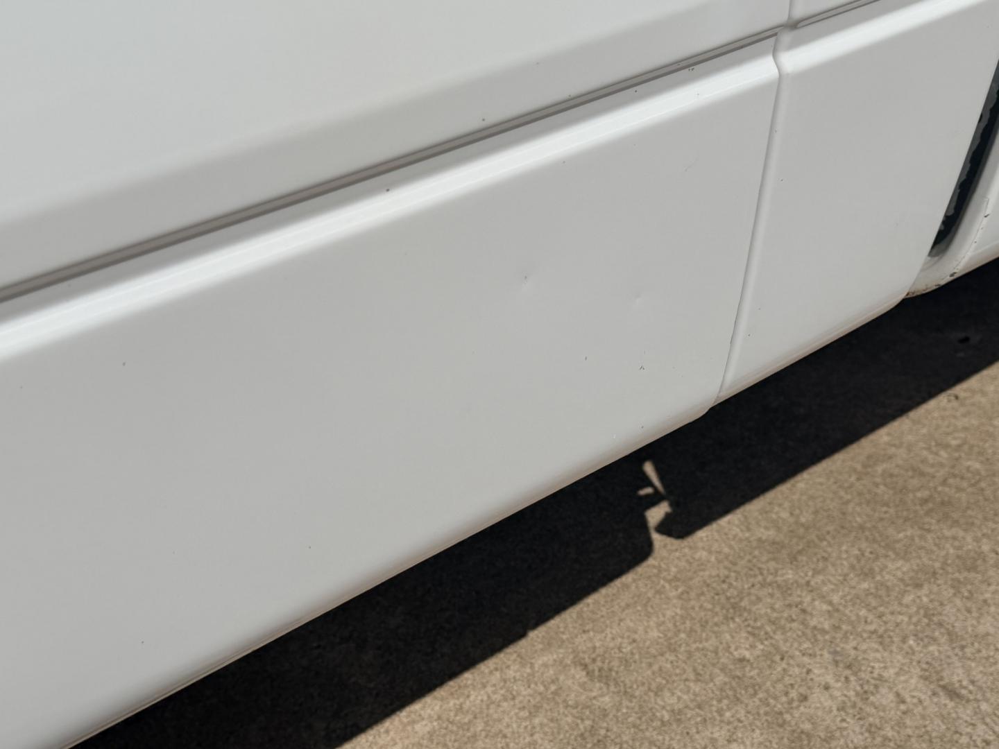 2012 White /GRAY Ford F-150 (1FTNF1EF7CK) with an 5.0L V8 OHV 16V engine, 6A transmission, located at 17760 Hwy 62, Morris, OK, 74445, (918) 733-4887, 35.609104, -95.877060 - 2012 FORD F-150 4WD 8FT BED HAS THE 5.0L V8 ENGINE. FEATURES KEYLESS ENTRY, POWER LOCKS, POWER WINDOWS, CLOTH INTERIOR, MANUAL SEATS, AM/FM STEREO, CRUISE CONTROL, TRACTION CONTROL, AND TRAILER HITCH. HAS 156,460 MILES WITH 245/70R17 TIRES. ***CLEAN TITLE*** ****DAMAGE SHOWN IN PHOTOS**** $9,- Photo#24