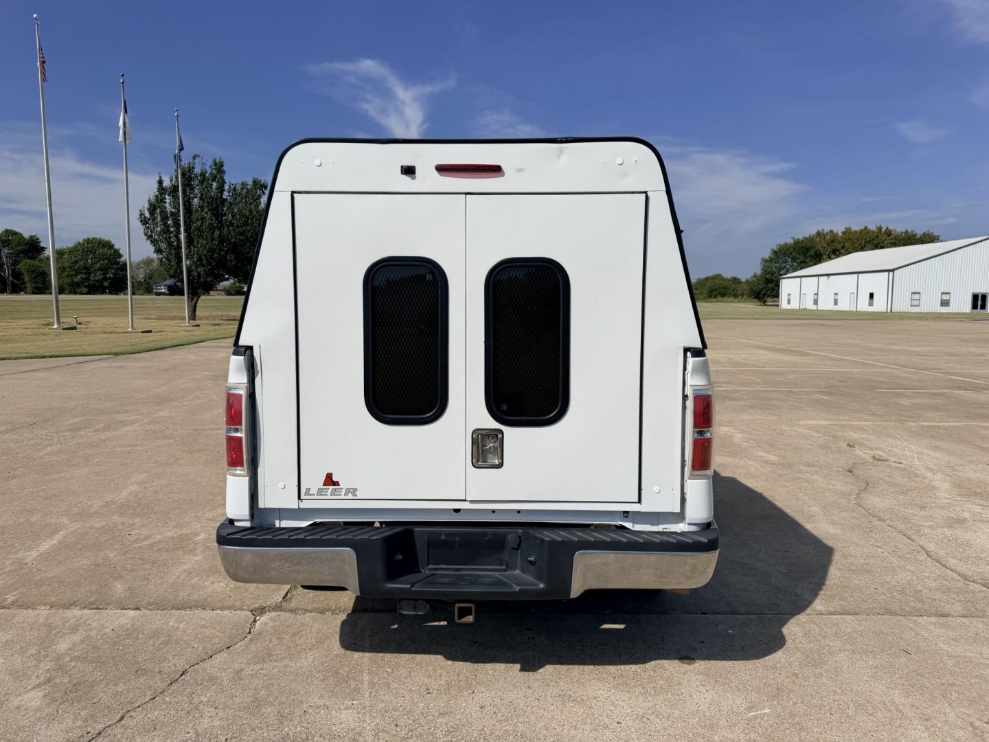 2014 White /Gray Ford F-150 (1FTEW1CMXEK) with an 3.7L V6 DOHC 24V engine, 6A transmission, located at 17760 Hwy 62, Morris, OK, 74445, (918) 733-4887, 35.609104, -95.877060 - 2014 FORD F-150 2WD HAS THE 3.7L V6 ENIGINE BI-FUEL SYSTEM RUNS ON CNG OR GASOLINE. FEATURES KEYLESS REMOTE ENTRY, CLOTH MANUAL SEATS, POWER LOCKS, POWER WINDOWS, AM/FM STEREO, SIRIUS XM STEREO, CD PLAYER, AUXILLARY PORT, USB PORT, CRUISE CONTROL, TRACTION CONTROL, AND HAS WORK CAMPER SHELL WITH SID- Photo#5