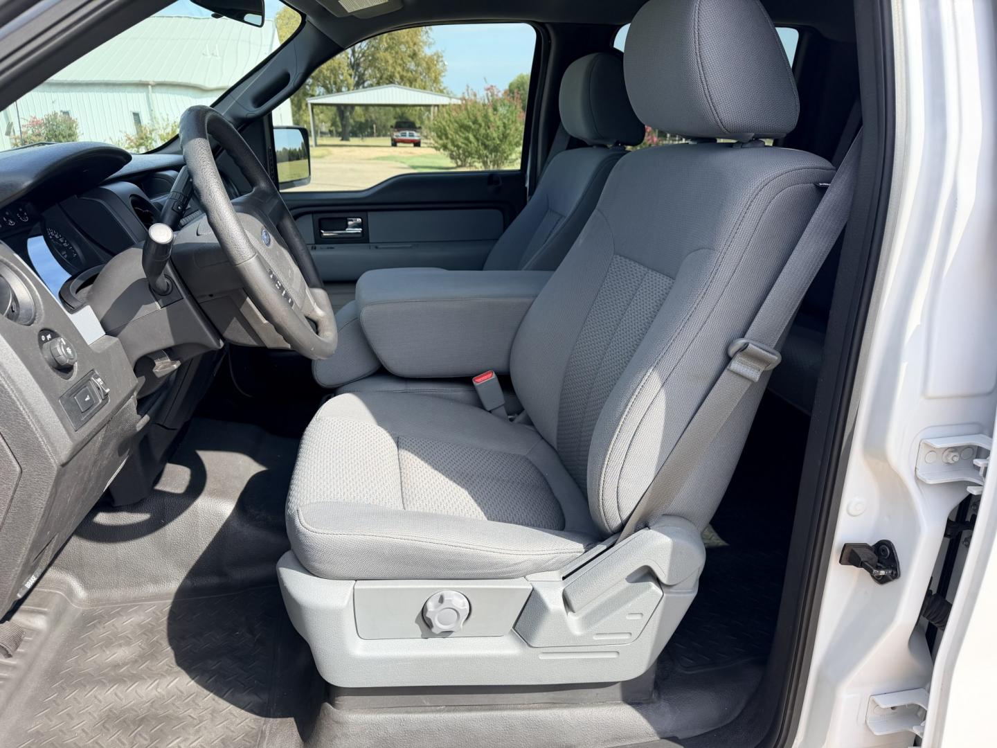 2014 White /Gray Ford F-150 (1FTEW1CMXEK) with an 3.7L V6 DOHC 24V engine, 6A transmission, located at 17760 Hwy 62, Morris, OK, 74445, (918) 733-4887, 35.609104, -95.877060 - 2014 FORD F-150 2WD HAS THE 3.7L V6 ENIGINE BI-FUEL SYSTEM RUNS ON CNG OR GASOLINE. FEATURES KEYLESS REMOTE ENTRY, CLOTH MANUAL SEATS, POWER LOCKS, POWER WINDOWS, AM/FM STEREO, SIRIUS XM STEREO, CD PLAYER, AUXILLARY PORT, USB PORT, CRUISE CONTROL, TRACTION CONTROL, AND HAS WORK CAMPER SHELL WITH SID- Photo#8