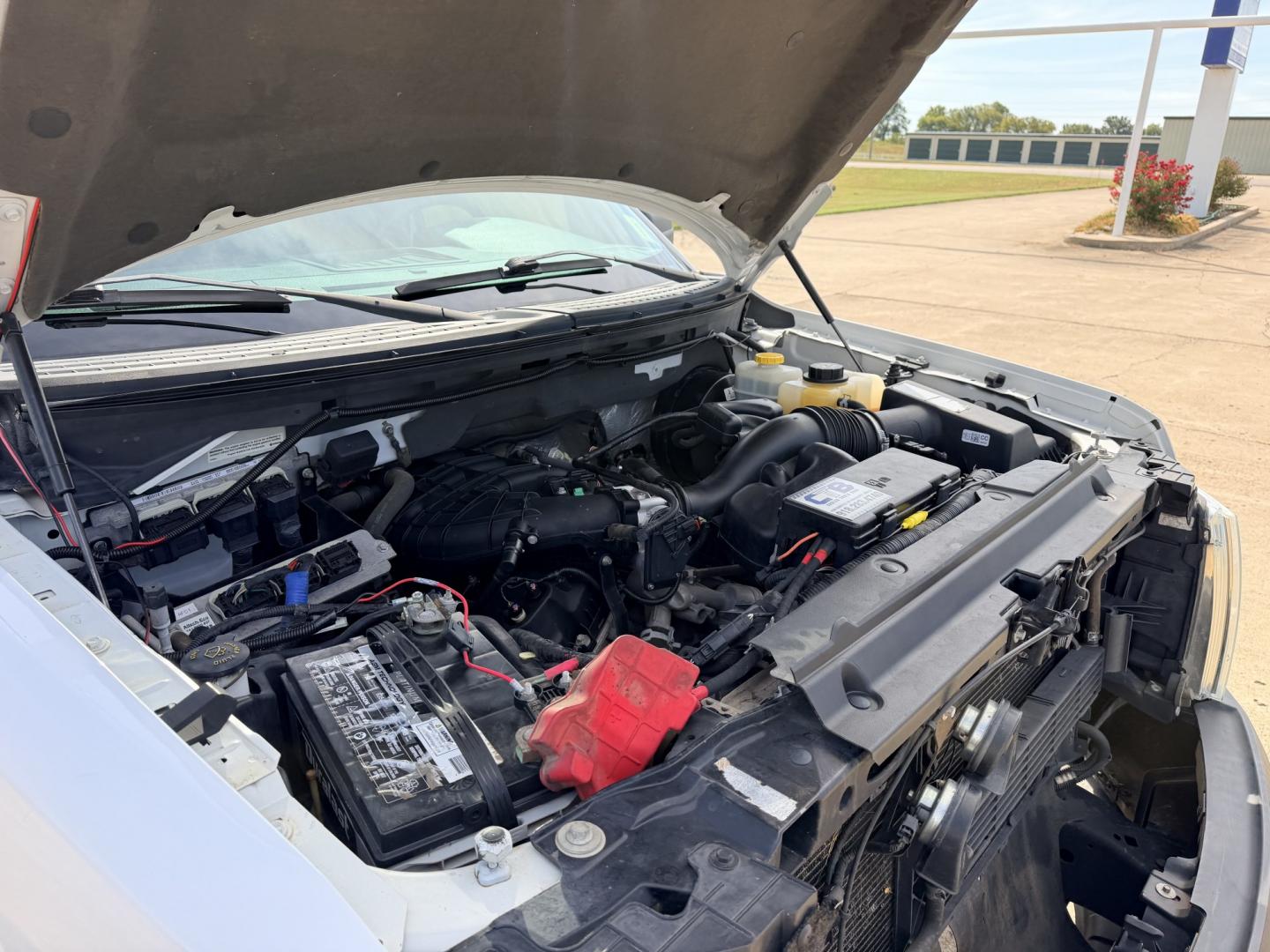 2014 White /Gray Ford F-150 (1FTEW1CMXEK) with an 3.7L V6 DOHC 24V engine, 6A transmission, located at 17760 Hwy 62, Morris, OK, 74445, (918) 733-4887, 35.609104, -95.877060 - 2014 FORD F-150 2WD HAS THE 3.7L V6 ENIGINE BI-FUEL SYSTEM RUNS ON CNG OR GASOLINE. FEATURES KEYLESS REMOTE ENTRY, CLOTH MANUAL SEATS, POWER LOCKS, POWER WINDOWS, AM/FM STEREO, SIRIUS XM STEREO, CD PLAYER, AUXILLARY PORT, USB PORT, CRUISE CONTROL, TRACTION CONTROL, AND HAS WORK CAMPER SHELL WITH SID- Photo#22
