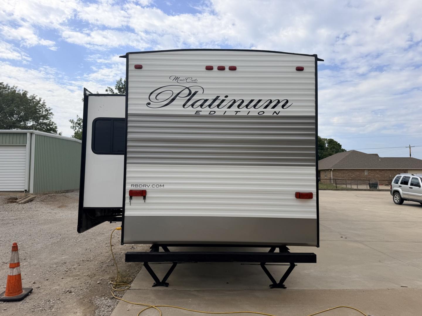 2024 White /TAN RBD MONTE CARLO PLATINUM EDITION 45PM (5CZ200R34R1) , located at 17760 Hwy 62, Morris, OK, 74445, 35.609104, -95.877060 - WELCOME TO YOUR HOME AWAY FROM HOME! OUR MONTE CARLO PLATINUM EDITION OFFERS THE PERFEDCT BLEND OF COMFORT, STYLE AND CONVENIENCE, DESIGNED TO MAKE EVERY STAY FEEL LIKE A GETAWAY. WHETHER YOU'RE RELAXING FOR THE WEEKKEND, ENJOYING EXTENDED STAYS, OR CREATING LASTING MEMORIES WITH FAMILY AND FRIENDS- Photo#3