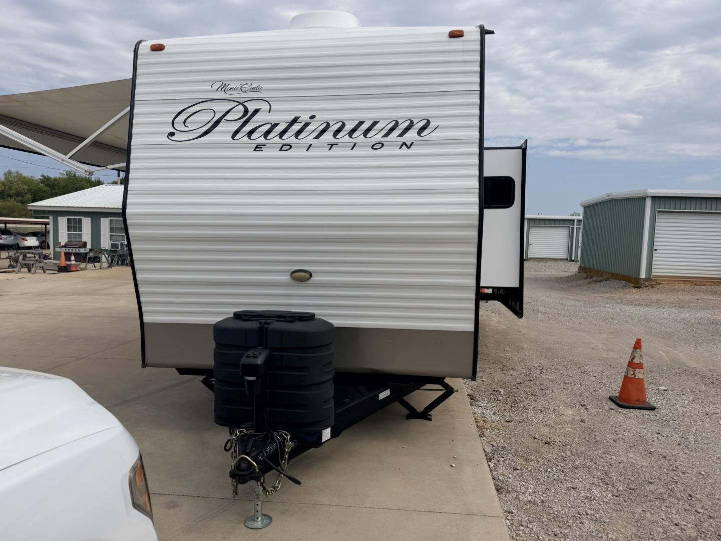 2024 White /TAN RBD MONTE CARLO PLATINUM EDITION 45PM (5CZ200R34R1) , located at 17760 Hwy 62, Morris, OK, 74445, 35.609104, -95.877060 - WELCOME TO YOUR HOME AWAY FROM HOME! OUR MONTE CARLO PLATINUM EDITION OFFERS THE PERFEDCT BLEND OF COMFORT, STYLE AND CONVENIENCE, DESIGNED TO MAKE EVERY STAY FEEL LIKE A GETAWAY. WHETHER YOU'RE RELAXING FOR THE WEEKKEND, ENJOYING EXTENDED STAYS, OR CREATING LASTING MEMORIES WITH FAMILY AND FRIENDS- Photo#7