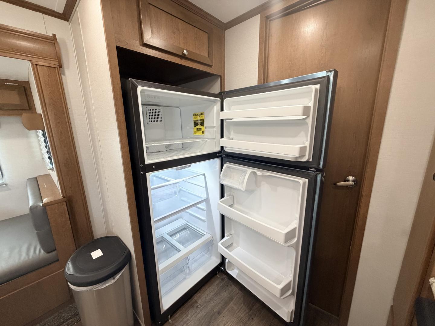 2024 White /TAN RBD MONTE CARLO PLATINUM EDITION 45PM (5CZ200R34R1) , located at 17760 Hwy 62, Morris, OK, 74445, 35.609104, -95.877060 - WELCOME TO YOUR HOME AWAY FROM HOME! OUR MONTE CARLO PLATINUM EDITION OFFERS THE PERFEDCT BLEND OF COMFORT, STYLE AND CONVENIENCE, DESIGNED TO MAKE EVERY STAY FEEL LIKE A GETAWAY. WHETHER YOU'RE RELAXING FOR THE WEEKKEND, ENJOYING EXTENDED STAYS, OR CREATING LASTING MEMORIES WITH FAMILY AND FRIENDS- Photo#20