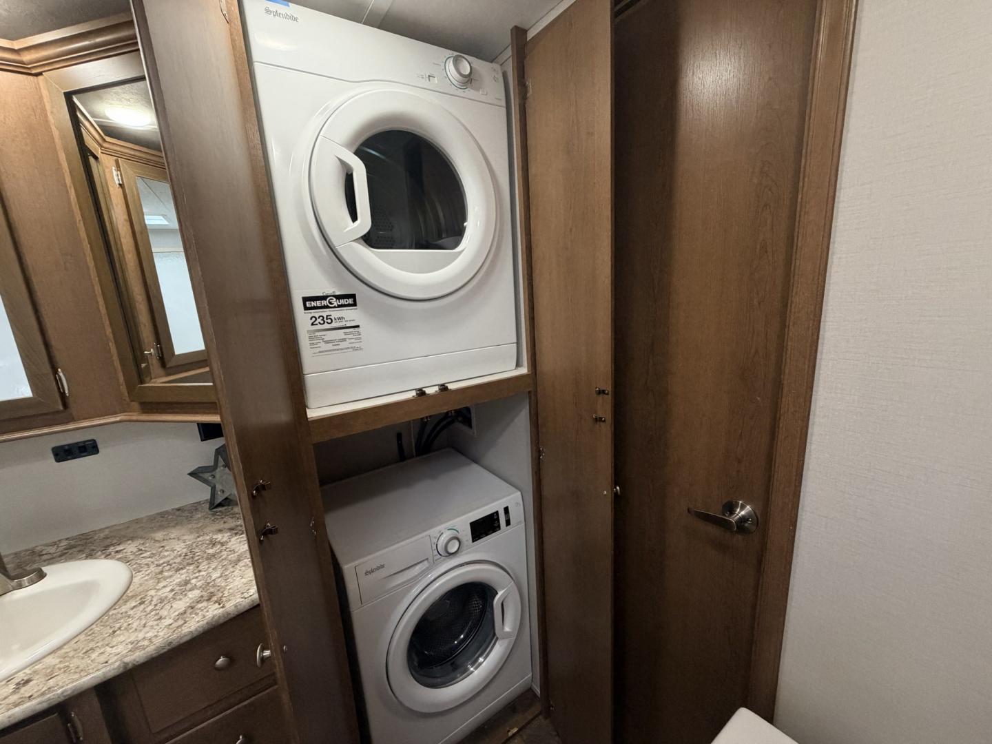 2024 White /TAN RBD MONTE CARLO PLATINUM EDITION 45PM (5CZ200R34R1) , located at 17760 Hwy 62, Morris, OK, 74445, 35.609104, -95.877060 - WELCOME TO YOUR HOME AWAY FROM HOME! OUR MONTE CARLO PLATINUM EDITION OFFERS THE PERFEDCT BLEND OF COMFORT, STYLE AND CONVENIENCE, DESIGNED TO MAKE EVERY STAY FEEL LIKE A GETAWAY. WHETHER YOU'RE RELAXING FOR THE WEEKKEND, ENJOYING EXTENDED STAYS, OR CREATING LASTING MEMORIES WITH FAMILY AND FRIENDS- Photo#31