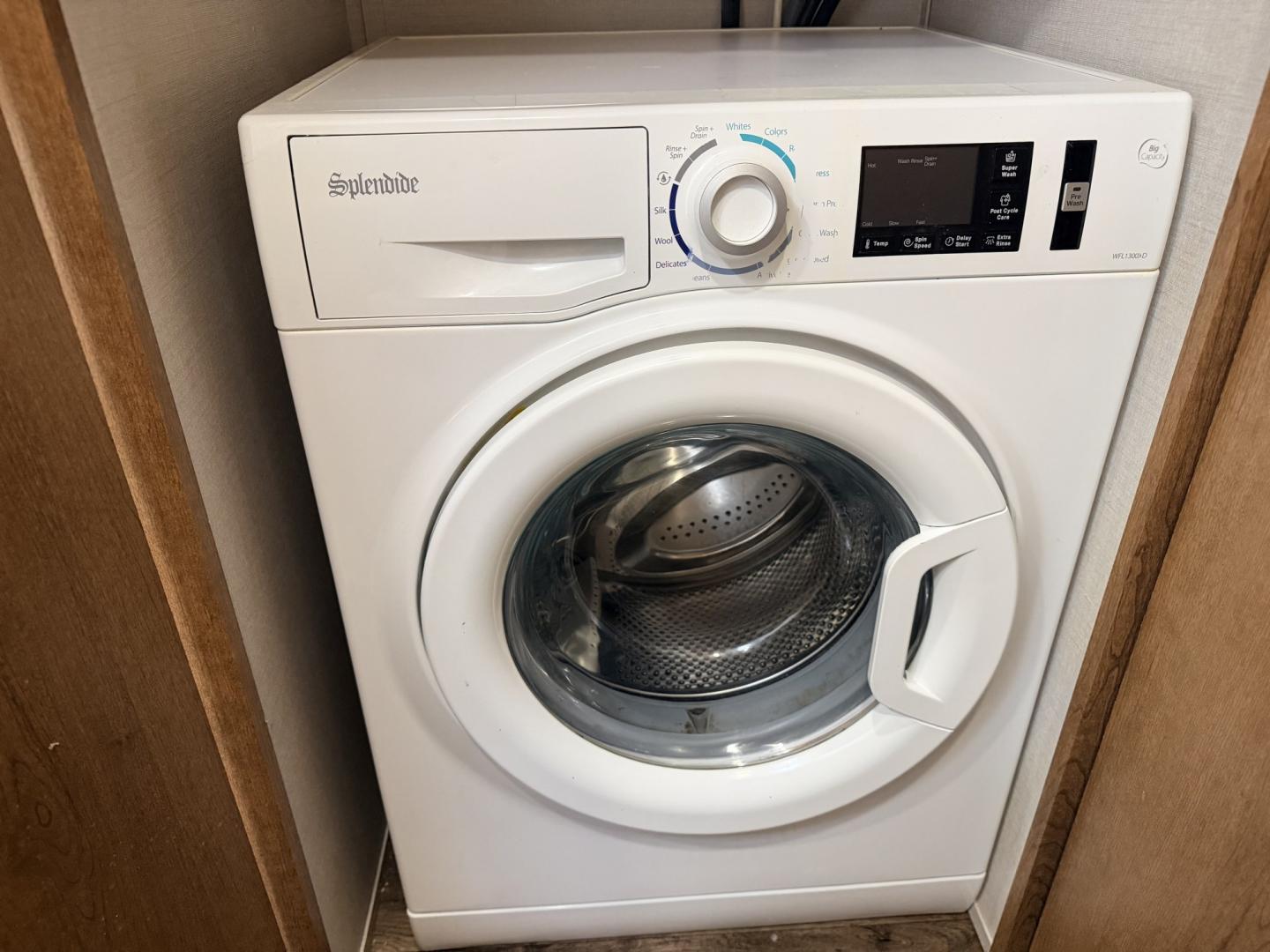 2024 White /TAN RBD MONTE CARLO PLATINUM EDITION 45PM (5CZ200R34R1) , located at 17760 Hwy 62, Morris, OK, 74445, 35.609104, -95.877060 - WELCOME TO YOUR HOME AWAY FROM HOME! OUR MONTE CARLO PLATINUM EDITION OFFERS THE PERFEDCT BLEND OF COMFORT, STYLE AND CONVENIENCE, DESIGNED TO MAKE EVERY STAY FEEL LIKE A GETAWAY. WHETHER YOU'RE RELAXING FOR THE WEEKKEND, ENJOYING EXTENDED STAYS, OR CREATING LASTING MEMORIES WITH FAMILY AND FRIENDS- Photo#32