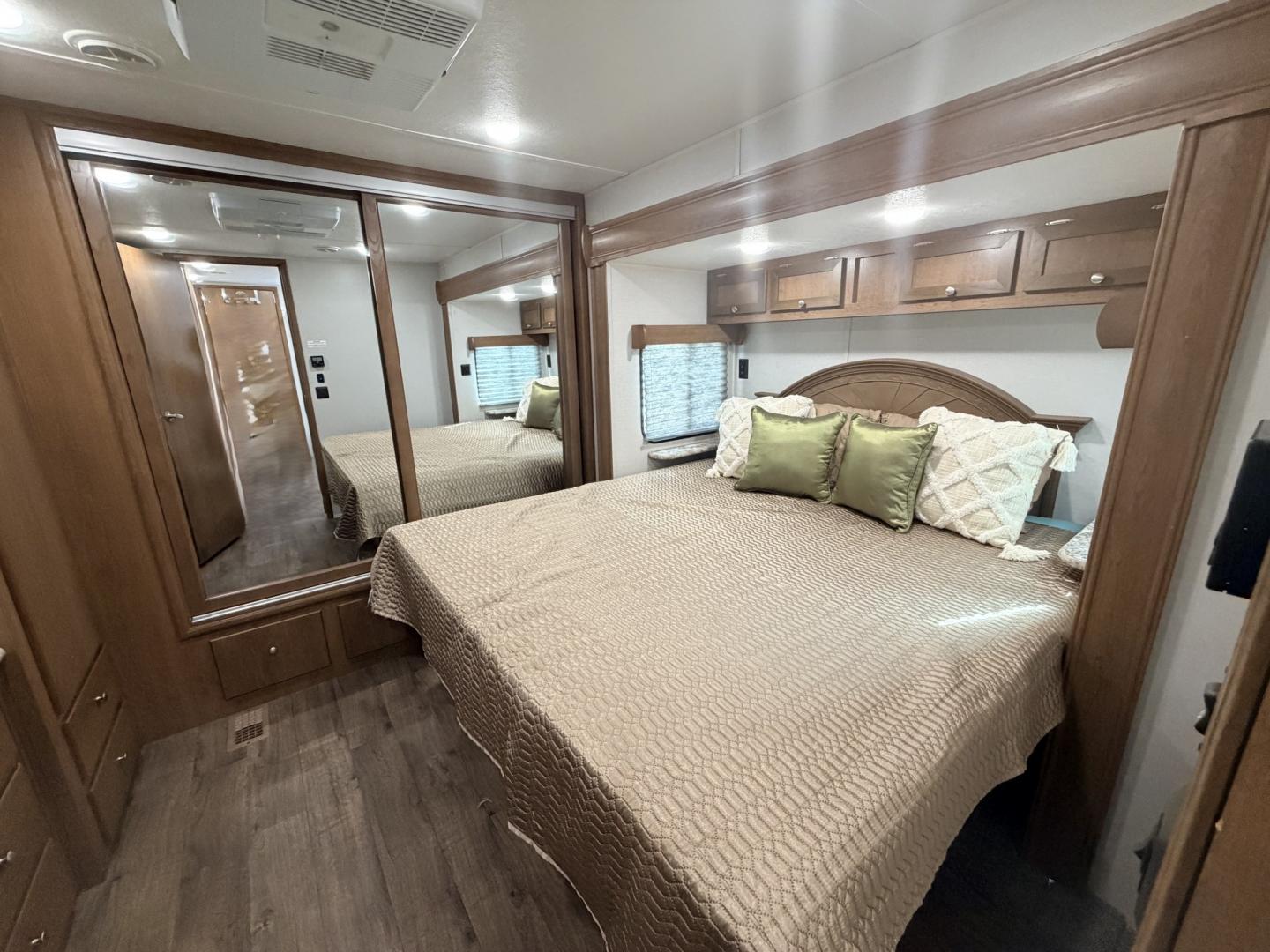2024 White /TAN RBD MONTE CARLO PLATINUM EDITION 45PM (5CZ200R34R1) , located at 17760 Hwy 62, Morris, OK, 74445, 35.609104, -95.877060 - WELCOME TO YOUR HOME AWAY FROM HOME! OUR MONTE CARLO PLATINUM EDITION OFFERS THE PERFEDCT BLEND OF COMFORT, STYLE AND CONVENIENCE, DESIGNED TO MAKE EVERY STAY FEEL LIKE A GETAWAY. WHETHER YOU'RE RELAXING FOR THE WEEKKEND, ENJOYING EXTENDED STAYS, OR CREATING LASTING MEMORIES WITH FAMILY AND FRIENDS- Photo#34
