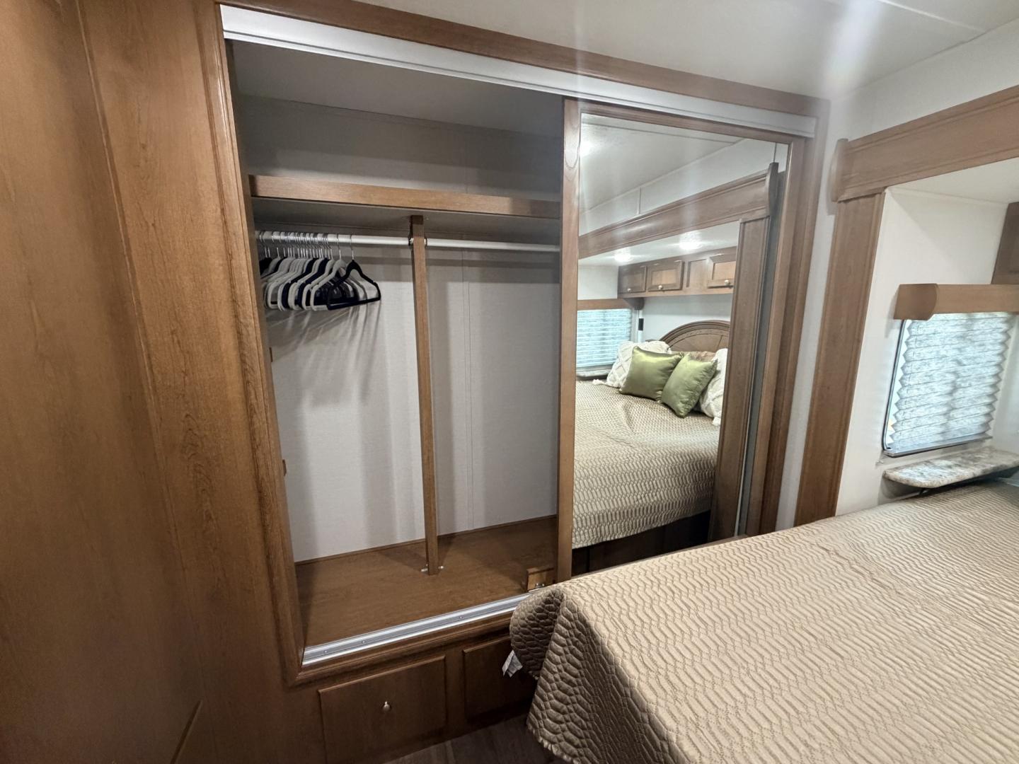 2024 White /TAN RBD MONTE CARLO PLATINUM EDITION 45PM (5CZ200R34R1) , located at 17760 Hwy 62, Morris, OK, 74445, 35.609104, -95.877060 - WELCOME TO YOUR HOME AWAY FROM HOME! OUR MONTE CARLO PLATINUM EDITION OFFERS THE PERFEDCT BLEND OF COMFORT, STYLE AND CONVENIENCE, DESIGNED TO MAKE EVERY STAY FEEL LIKE A GETAWAY. WHETHER YOU'RE RELAXING FOR THE WEEKKEND, ENJOYING EXTENDED STAYS, OR CREATING LASTING MEMORIES WITH FAMILY AND FRIENDS- Photo#36