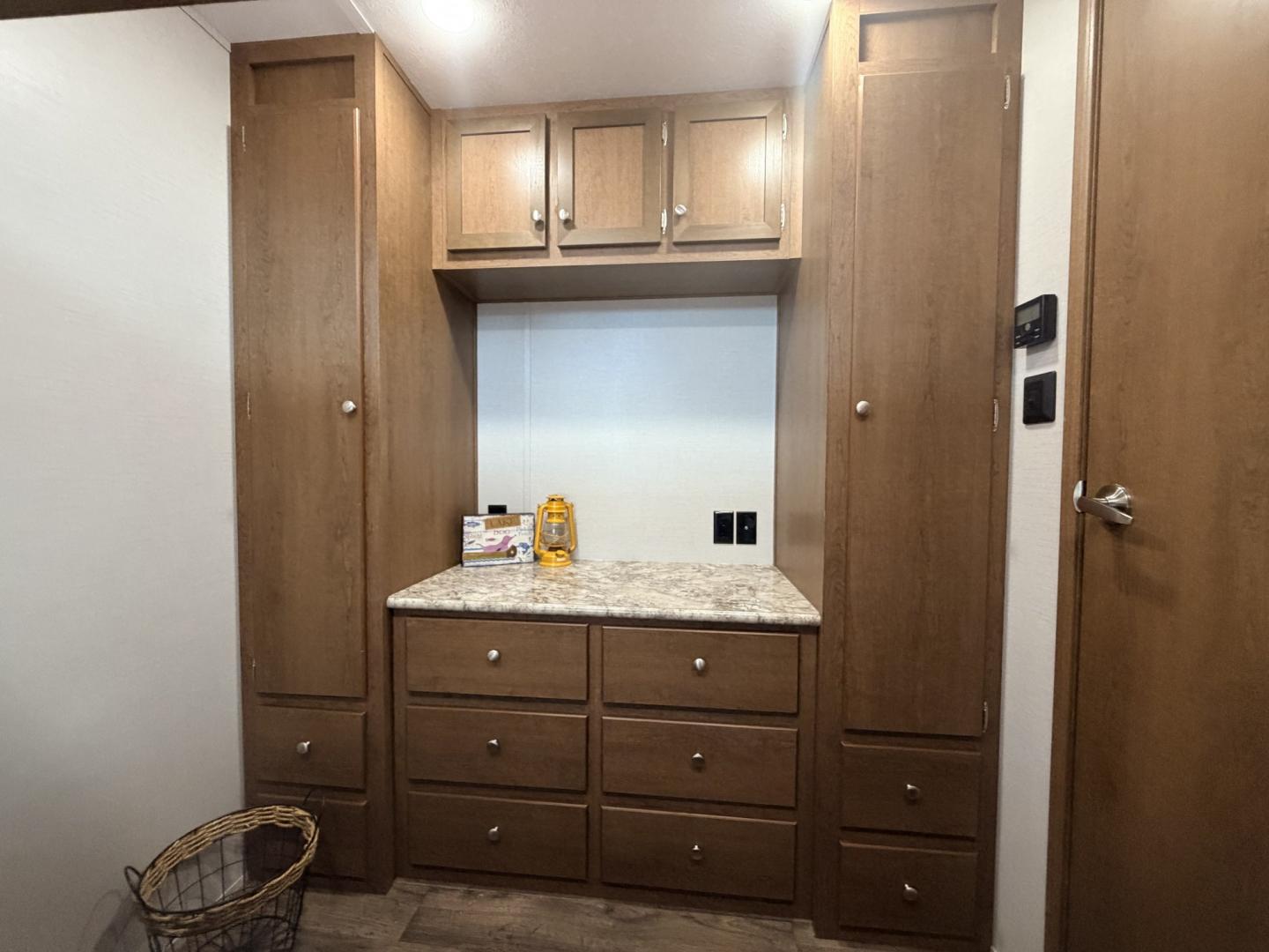 2024 White /TAN RBD MONTE CARLO PLATINUM EDITION 45PM (5CZ200R34R1) , located at 17760 Hwy 62, Morris, OK, 74445, 35.609104, -95.877060 - WELCOME TO YOUR HOME AWAY FROM HOME! OUR MONTE CARLO PLATINUM EDITION OFFERS THE PERFEDCT BLEND OF COMFORT, STYLE AND CONVENIENCE, DESIGNED TO MAKE EVERY STAY FEEL LIKE A GETAWAY. WHETHER YOU'RE RELAXING FOR THE WEEKKEND, ENJOYING EXTENDED STAYS, OR CREATING LASTING MEMORIES WITH FAMILY AND FRIENDS- Photo#41