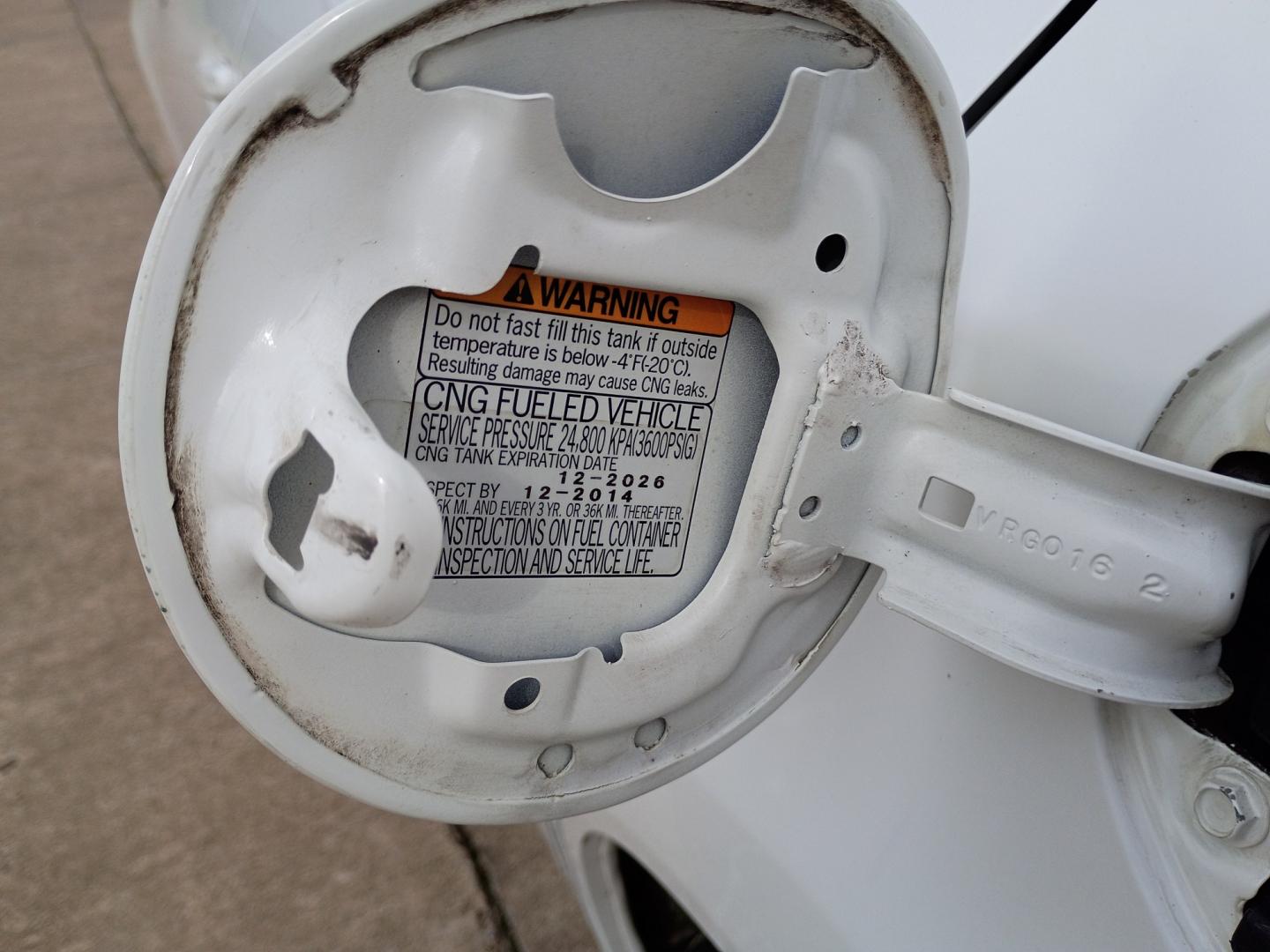2012 White /GRAY Honda Civic (19XFB5F58CE) with an 1.8L L4 SOHC 16V CNG engine, 5-Speed Automatic transmission, located at 17760 Hwy 62, Morris, OK, 74445, (918) 733-4887, 35.609104, -95.877060 - 2012 HONDA CIVIC DEDICATED CNG (RUNS ONLY ON COMPRESSED NATURAL GAS) HAS A 1.8L 4 CYLINDER ENGINE AND IS 2WD. FEATURES MANUAL SEATS, POWER LOCKS, POWER MIRRORS, POWER WINDOWS. HAS AM/FM RADIO, CD PLAYER, AUX PORT, CRUISE CONTROL, MULTI-FUNCTION STEERING WHEEL CONTROL, HANDS FREE CALLING, AND TRACTIO- Photo#17