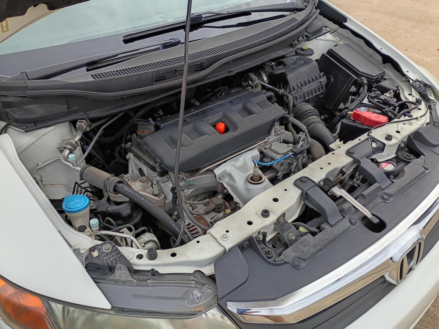 2012 White /GRAY Honda Civic (19XFB5F58CE) with an 1.8L L4 SOHC 16V CNG engine, 5-Speed Automatic transmission, located at 17760 Hwy 62, Morris, OK, 74445, (918) 733-4887, 35.609104, -95.877060 - 2012 HONDA CIVIC DEDICATED CNG (RUNS ONLY ON COMPRESSED NATURAL GAS) HAS A 1.8L 4 CYLINDER ENGINE AND IS 2WD. FEATURES MANUAL SEATS, POWER LOCKS, POWER MIRRORS, POWER WINDOWS. HAS AM/FM RADIO, CD PLAYER, AUX PORT, CRUISE CONTROL, MULTI-FUNCTION STEERING WHEEL CONTROL, HANDS FREE CALLING, AND TRACTIO- Photo#19