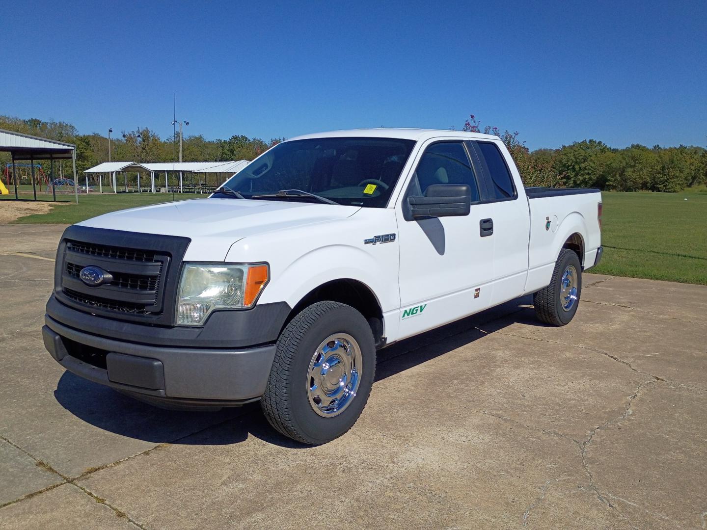 2014 White /GRAY Ford F-150 (1FTEX1CM0EK) with an 3.7L V6 DOHC 24V engine, 6A transmission, located at 17760 Hwy 62, Morris, OK, 74445, (918) 733-4887, 35.609104, -95.877060- Photo#0