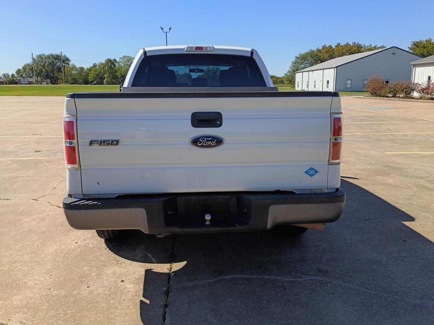 2014 White /GRAY Ford F-150 (1FTEX1CM0EK) with an 3.7L V6 DOHC 24V engine, 6A transmission, located at 17760 Hwy 62, Morris, OK, 74445, (918) 733-4887, 35.609104, -95.877060- Photo#5