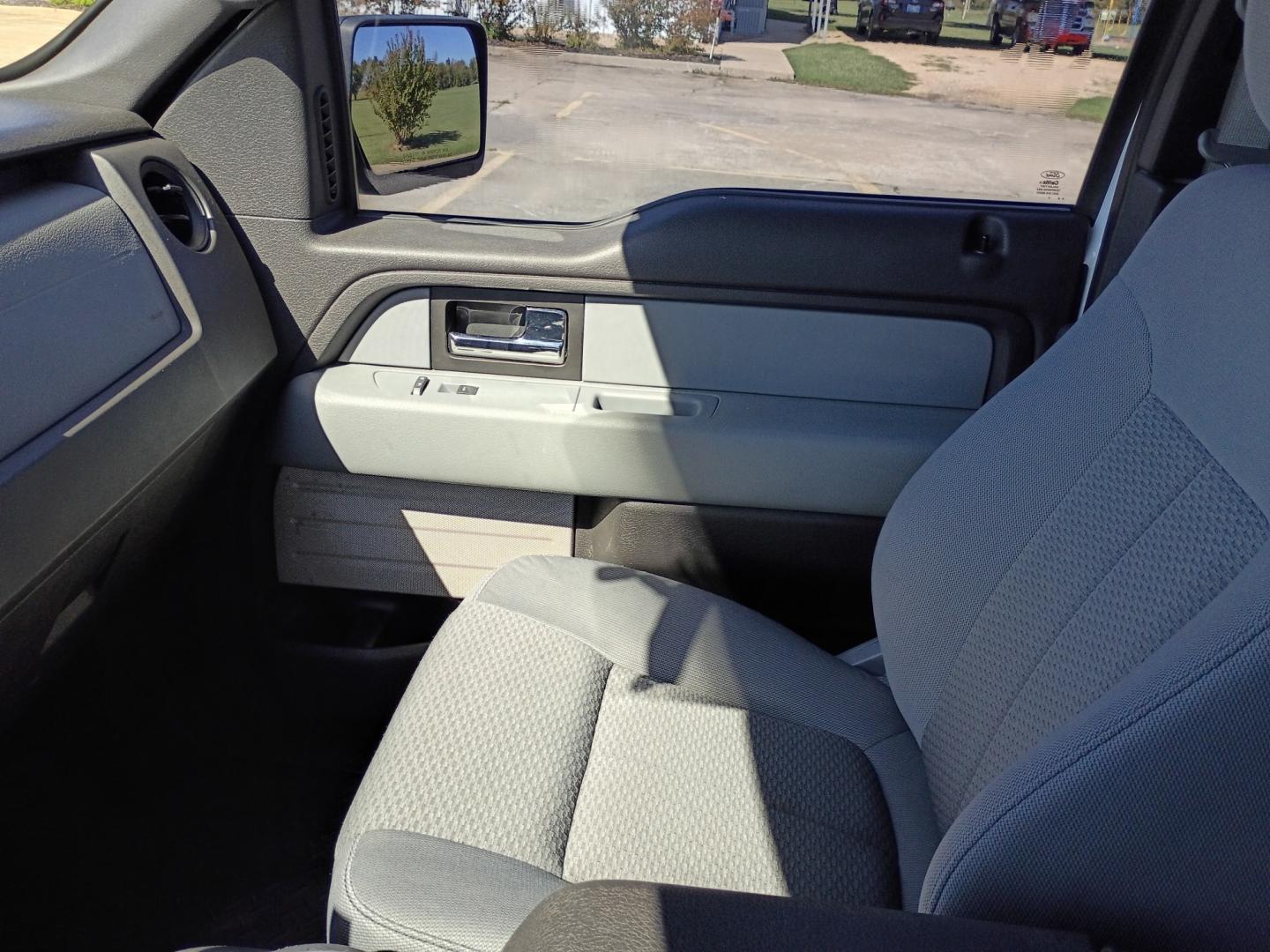 2014 White /GRAY Ford F-150 (1FTEX1CM0EK) with an 3.7L V6 DOHC 24V engine, 6A transmission, located at 17760 Hwy 62, Morris, OK, 74445, (918) 733-4887, 35.609104, -95.877060- Photo#13
