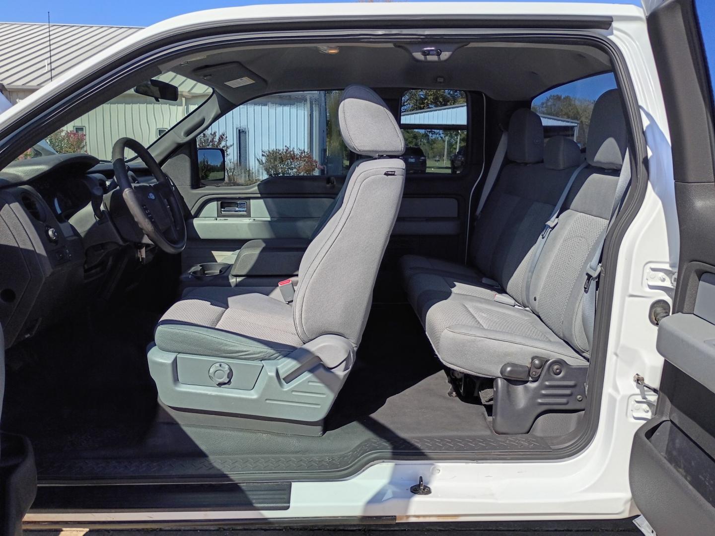 2014 White /GRAY Ford F-150 (1FTEX1CM0EK) with an 3.7L V6 DOHC 24V engine, 6A transmission, located at 17760 Hwy 62, Morris, OK, 74445, (918) 733-4887, 35.609104, -95.877060- Photo#16