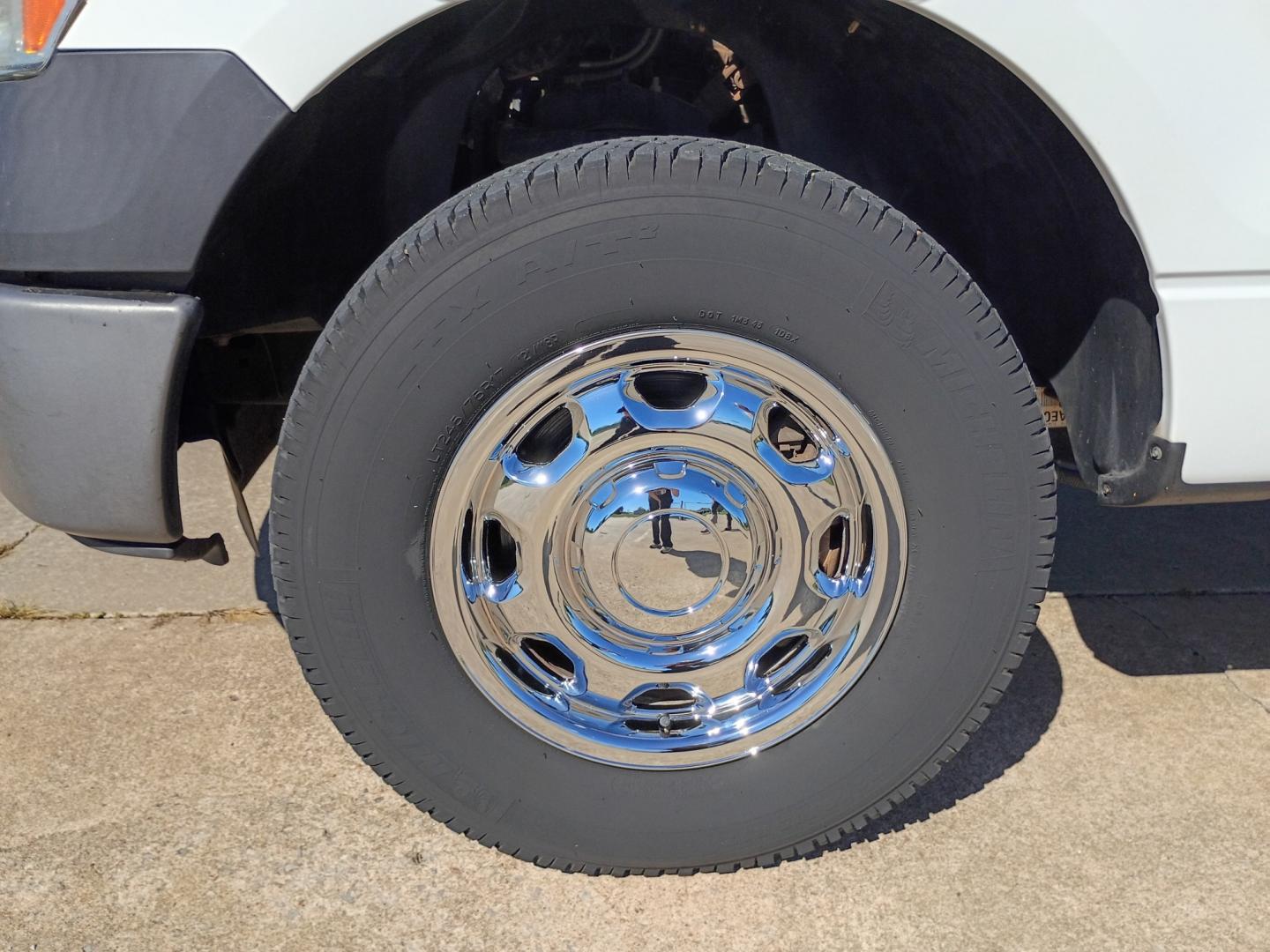 2014 White /GRAY Ford F-150 (1FTEX1CM0EK) with an 3.7L V6 DOHC 24V engine, 6A transmission, located at 17760 Hwy 62, Morris, OK, 74445, (918) 733-4887, 35.609104, -95.877060- Photo#27