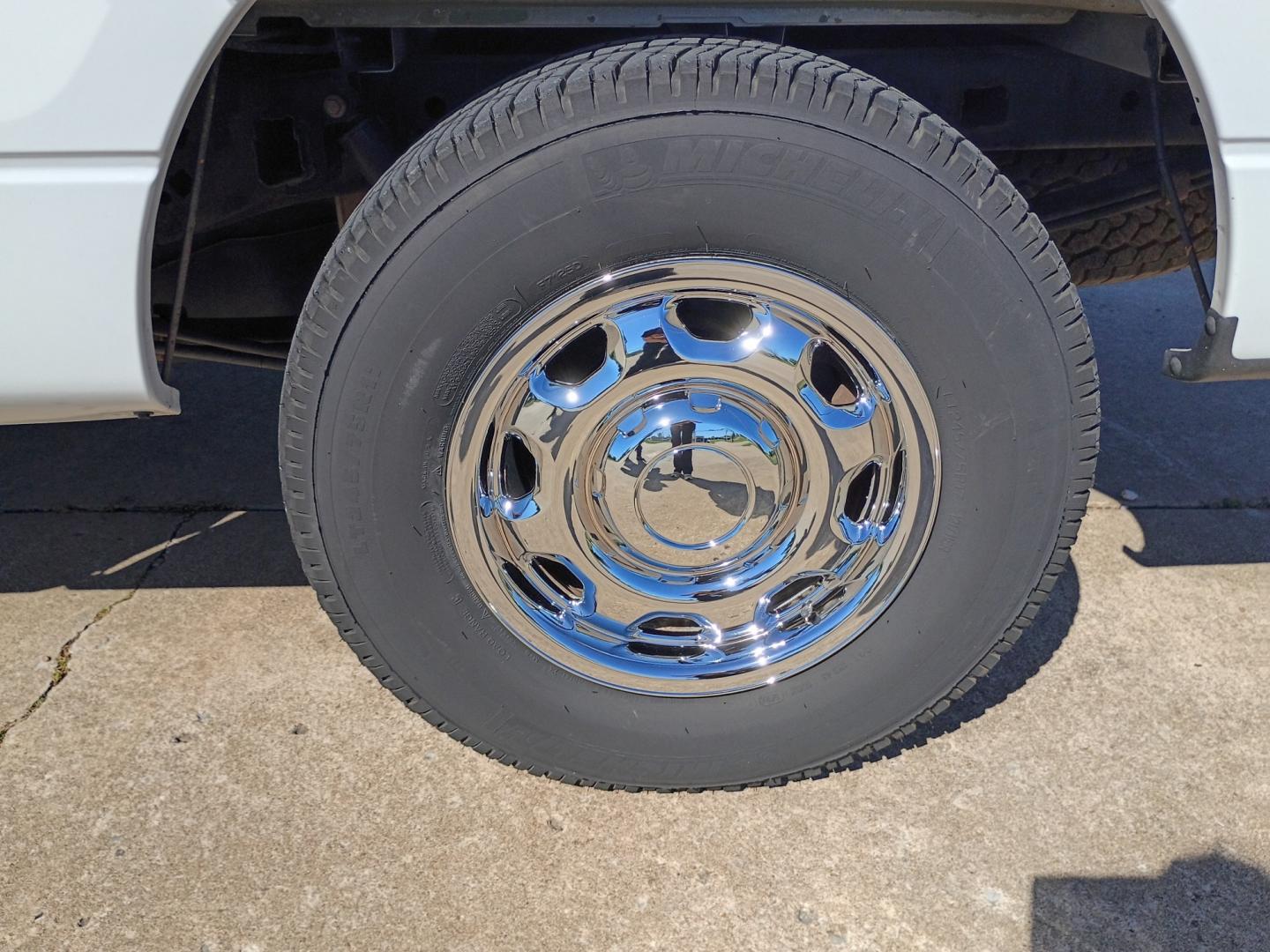 2014 White /GRAY Ford F-150 (1FTEX1CM0EK) with an 3.7L V6 DOHC 24V engine, 6A transmission, located at 17760 Hwy 62, Morris, OK, 74445, (918) 733-4887, 35.609104, -95.877060- Photo#26
