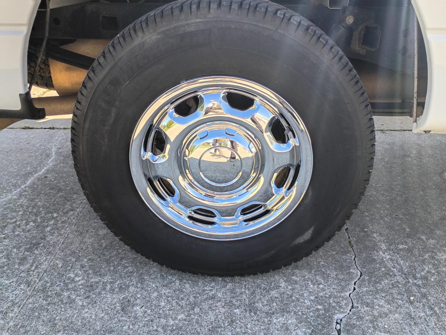 2014 White /GRAY Ford F-150 (1FTEX1CM0EK) with an 3.7L V6 DOHC 24V engine, 6A transmission, located at 17760 Hwy 62, Morris, OK, 74445, (918) 733-4887, 35.609104, -95.877060- Photo#29