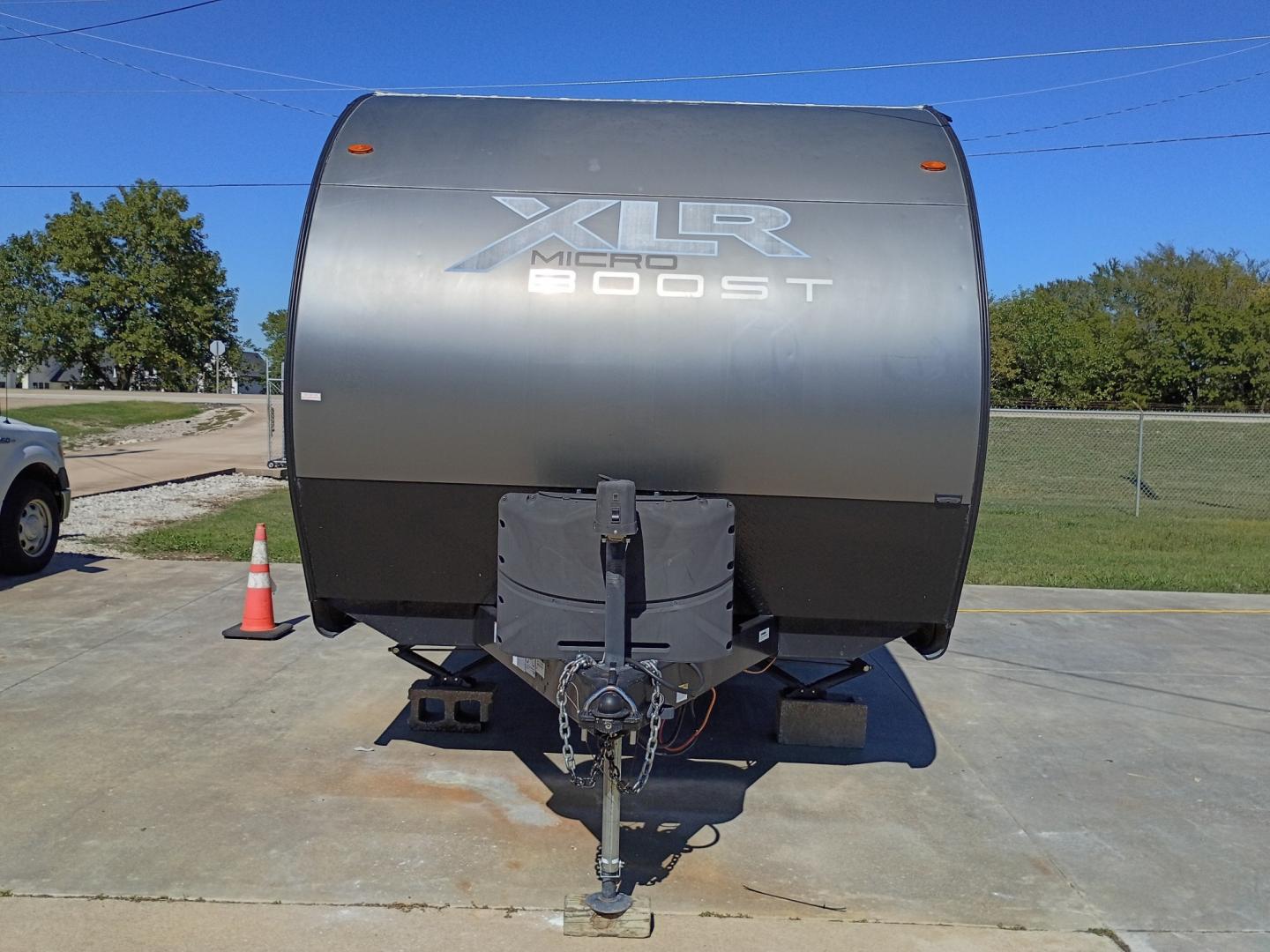 2021 Silver /TAN Forest River XLR Toy Hauler 25LRLE (5ZT2XLPB0MZ) , located at 17760 Hwy 62, Morris, OK, 74445, 35.609104, -95.877060- Photo#1