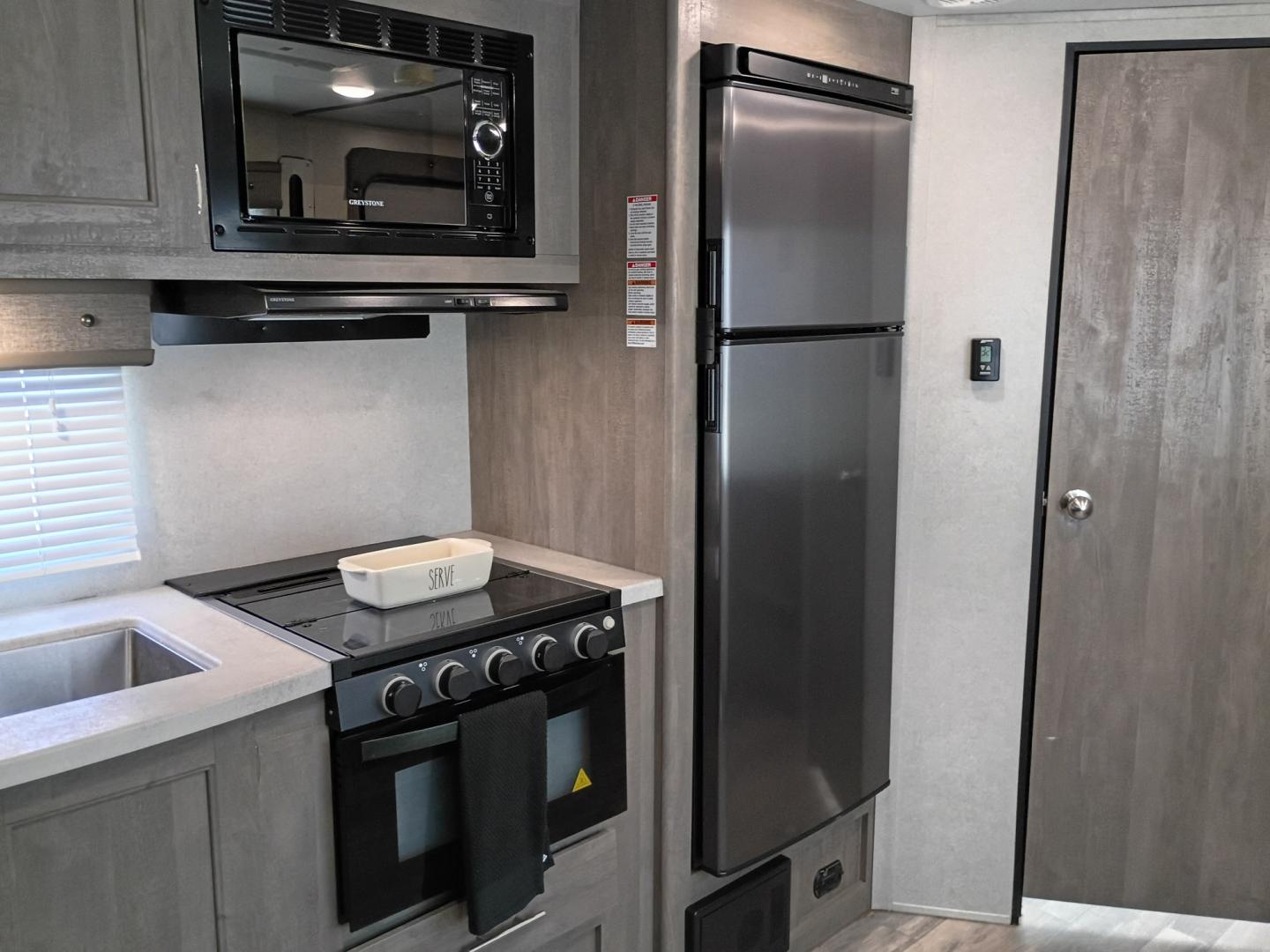 2021 Silver /TAN Forest River XLR Toy Hauler 25LRLE (5ZT2XLPB0MZ) , located at 17760 Hwy 62, Morris, OK, 74445, 35.609104, -95.877060- Photo#13