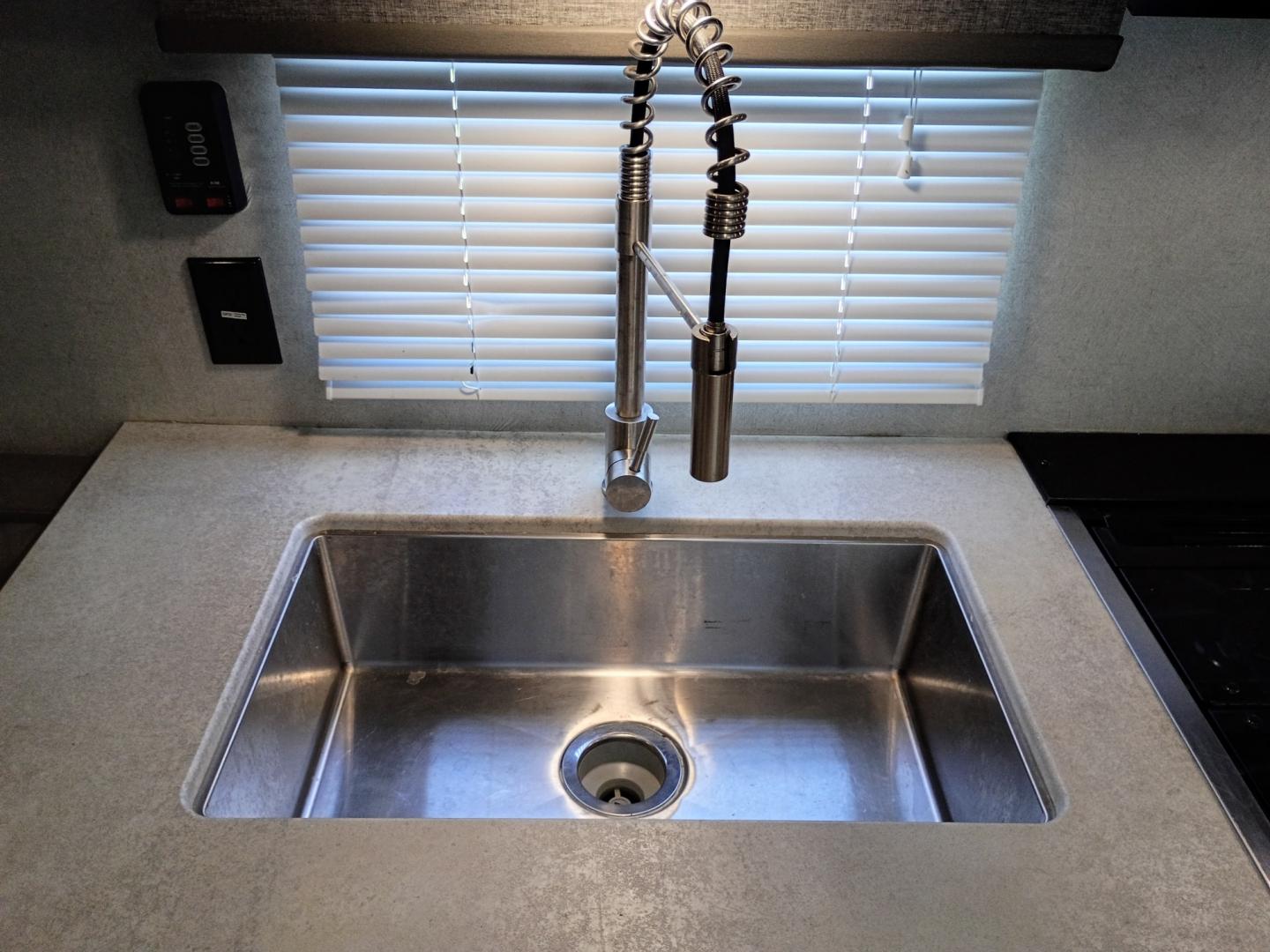 2021 Silver /TAN Forest River XLR Toy Hauler 25LRLE (5ZT2XLPB0MZ) , located at 17760 Hwy 62, Morris, OK, 74445, 35.609104, -95.877060- Photo#14