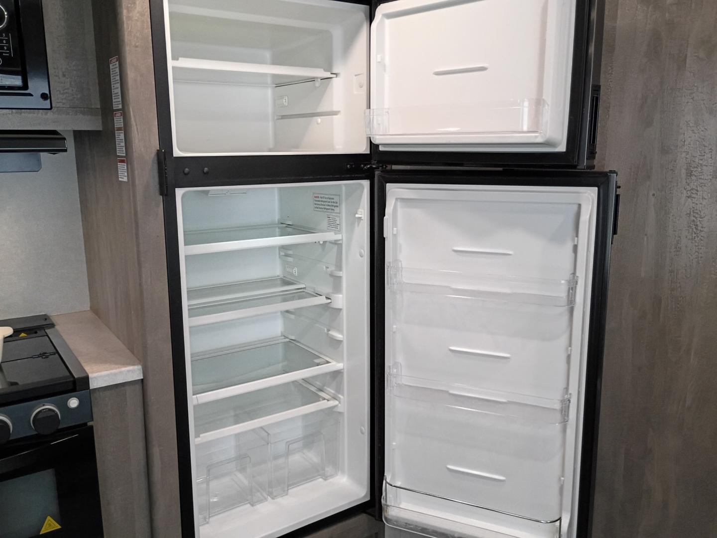 2021 Silver /TAN Forest River XLR Toy Hauler 25LRLE (5ZT2XLPB0MZ) , located at 17760 Hwy 62, Morris, OK, 74445, 35.609104, -95.877060- Photo#17