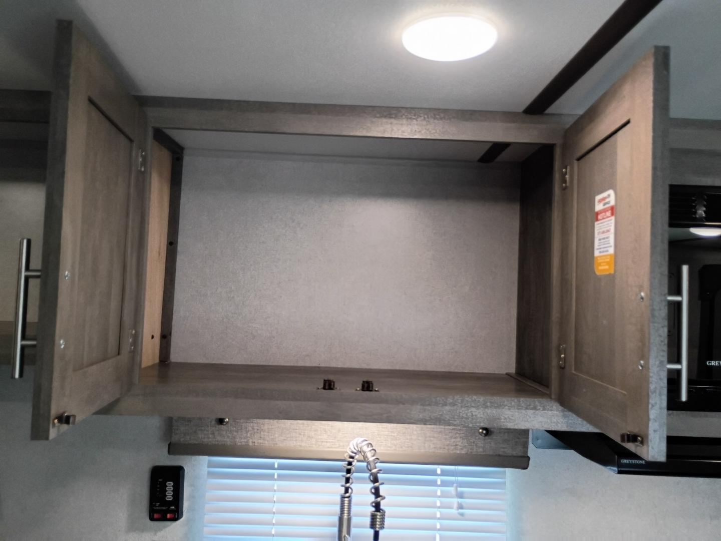 2021 Silver /TAN Forest River XLR Toy Hauler 25LRLE (5ZT2XLPB0MZ) , located at 17760 Hwy 62, Morris, OK, 74445, 35.609104, -95.877060- Photo#19