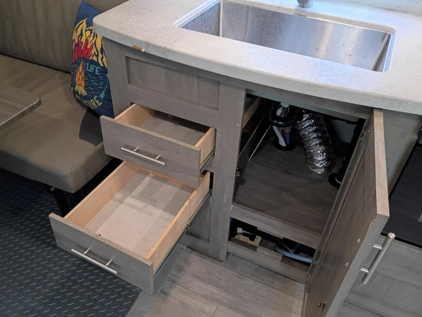 2021 Silver /TAN Forest River XLR Toy Hauler 25LRLE (5ZT2XLPB0MZ) , located at 17760 Hwy 62, Morris, OK, 74445, 35.609104, -95.877060- Photo#20